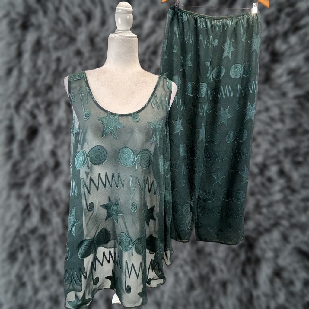 Victoria's Secret Vtg Victoria's Secret Sheer Pajamas 2 Pc Set Sz Medium Green Geometric Gold Label Geometric Pattern Polyester Vintage Yes Men? No. Size ONE SIZE - 1 Thumbnail
