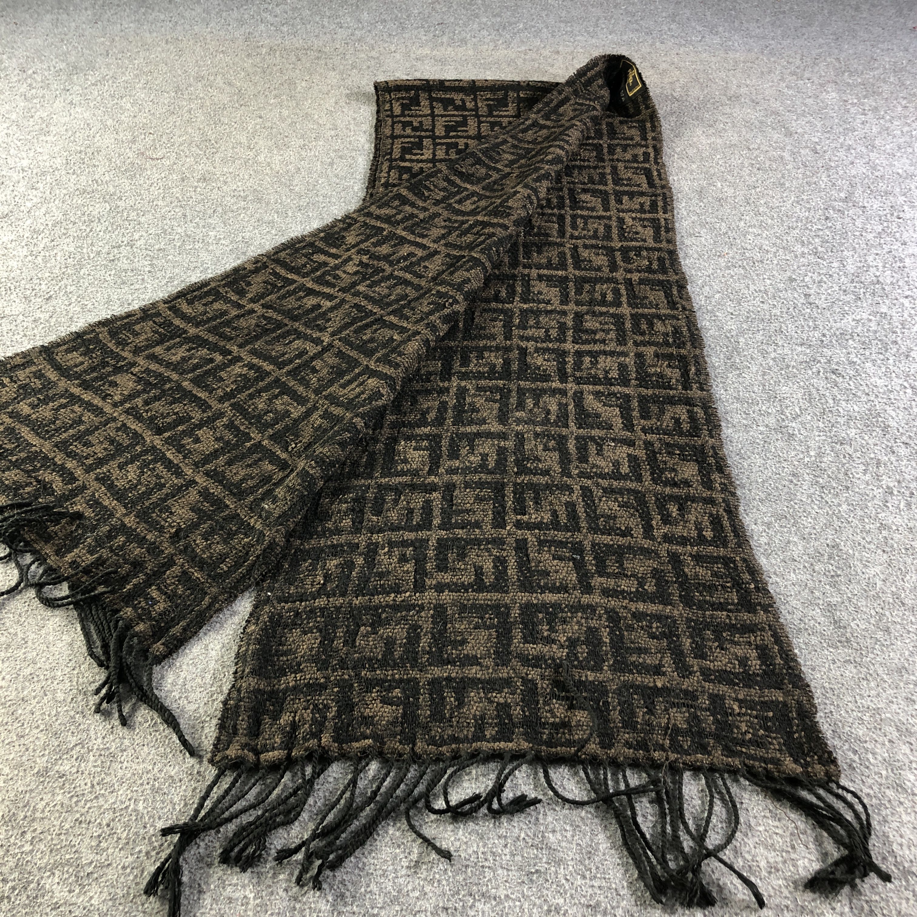 Fendi Fendi Monogram Full-Print Scarf Muffler Neckwear V2670 Size ONE SIZE - 6 Thumbnail