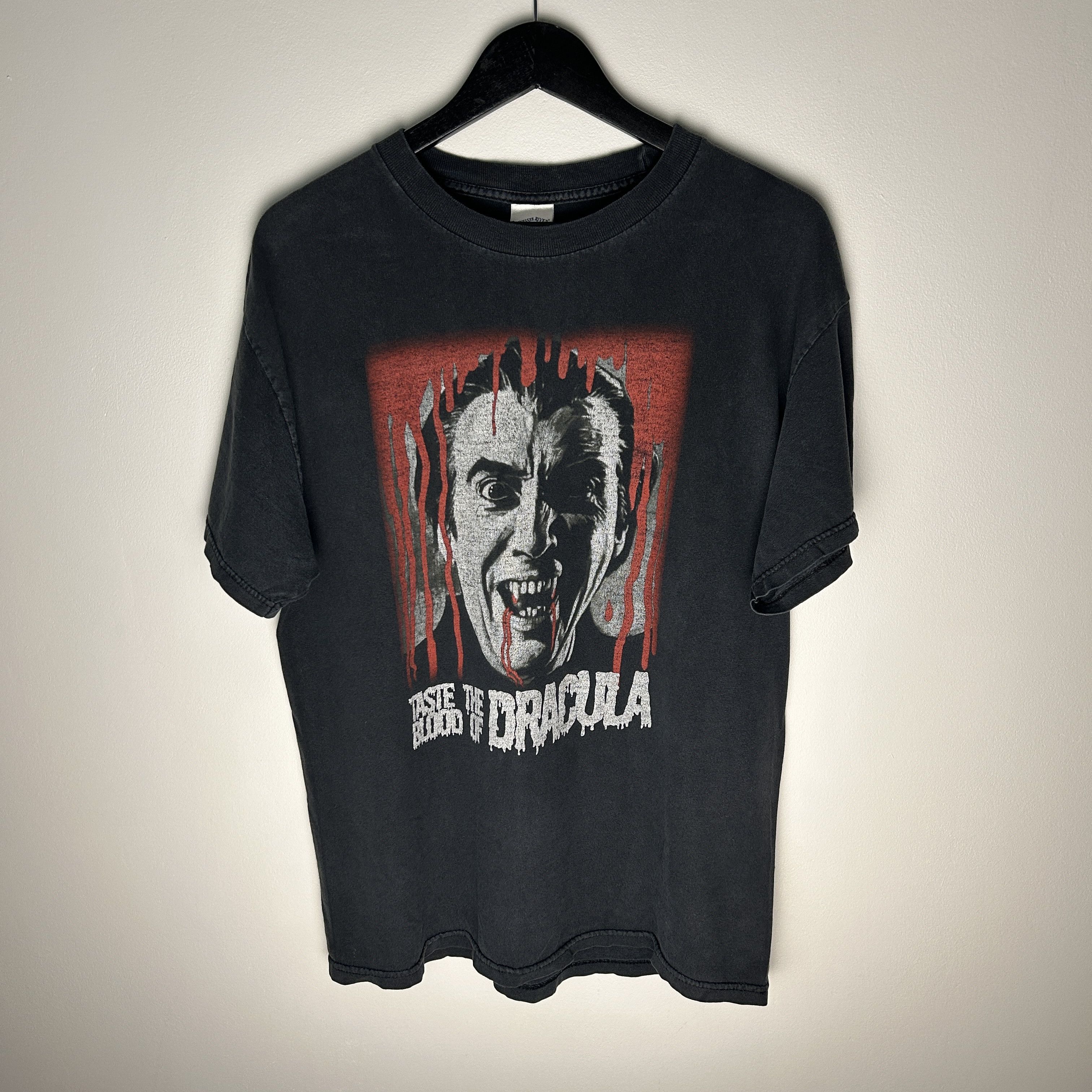 Vintage Vintage Dracula 2005 Horror T-shirt Size US L / EU 52-54 / 3 - 1 Thumbnail