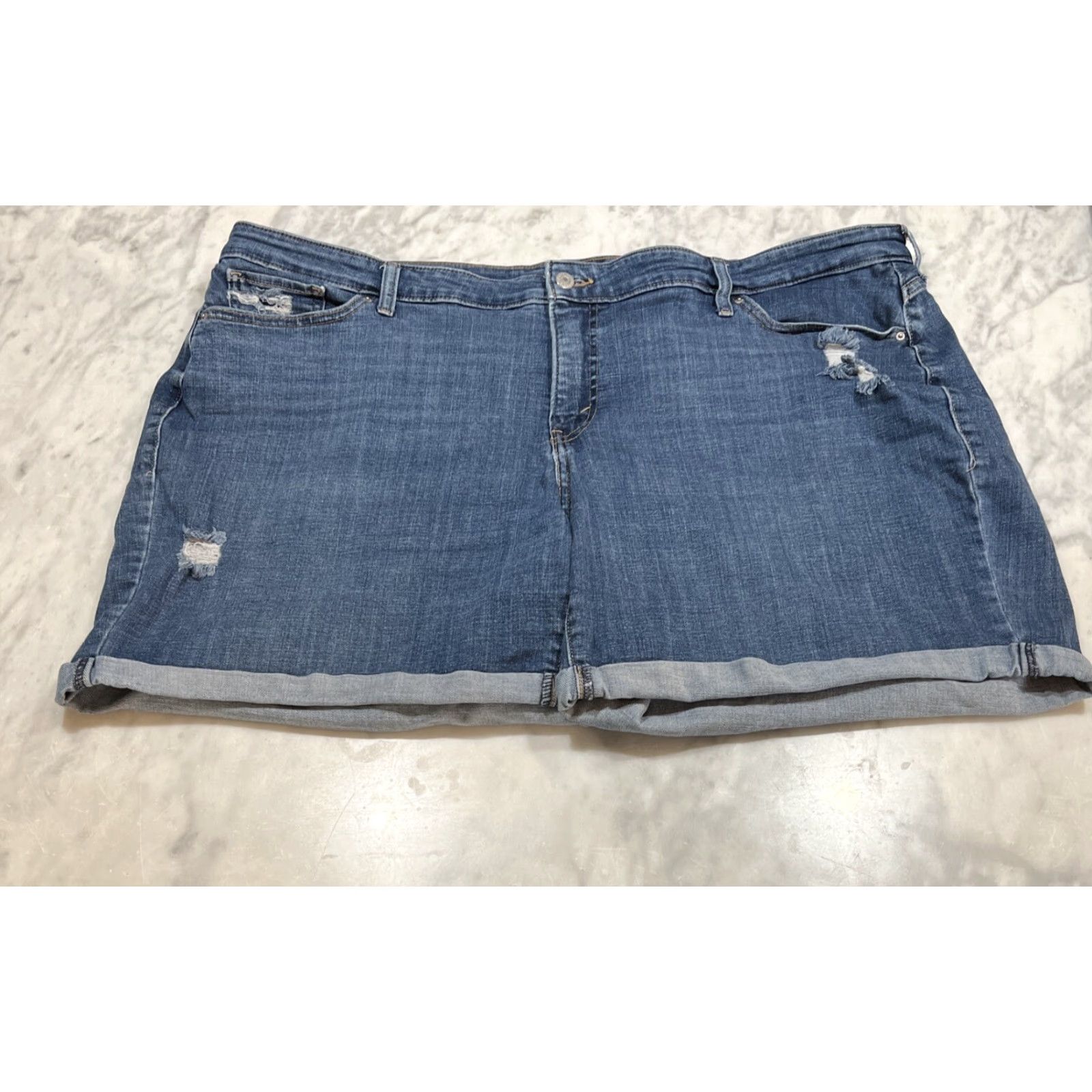 Levi's Levi's Shorts Women’s 24W Denim Blue Casual Summer Travel Pockets 2000s Style Size 42" / US 20 - 2 Thumbnail