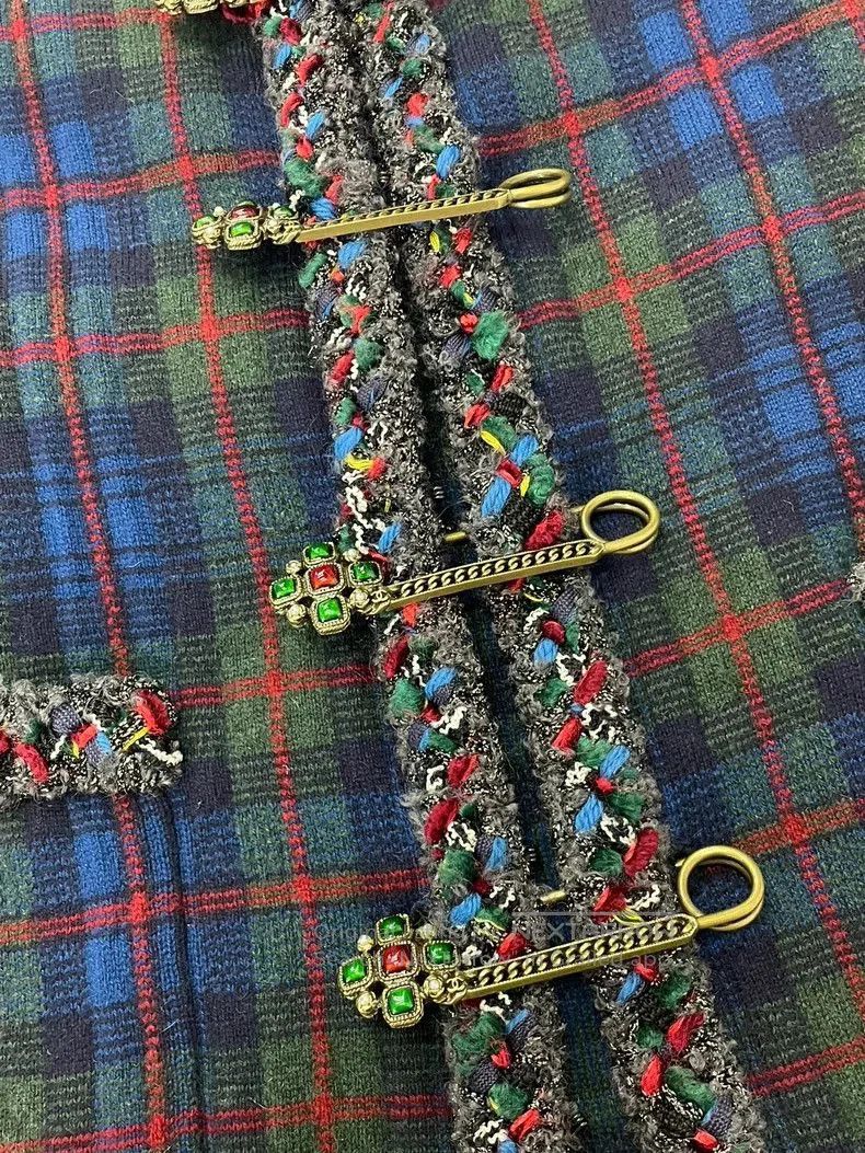 Chanel Chanel Edinburgh Tartan Glass Brooch Jacket. Size US M / EU 48-50 / 2 - 2 Thumbnail