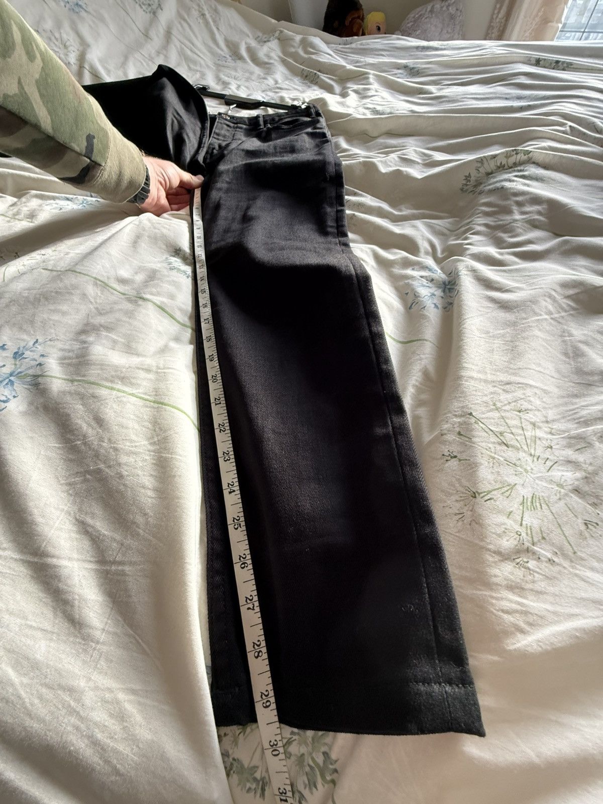 Celine Celine Neo pure black skinny jeans 32 Hedi Slimane grail Size US 32 / EU 48 - 11 Thumbnail