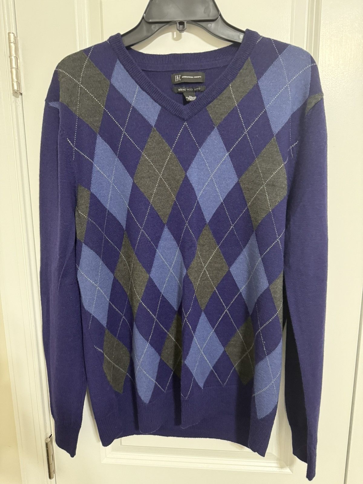 UNIK International Inc. Merino Wool Blend V-Neck Sweater Size US XL / EU 56 / 4 - 1 Thumbnail