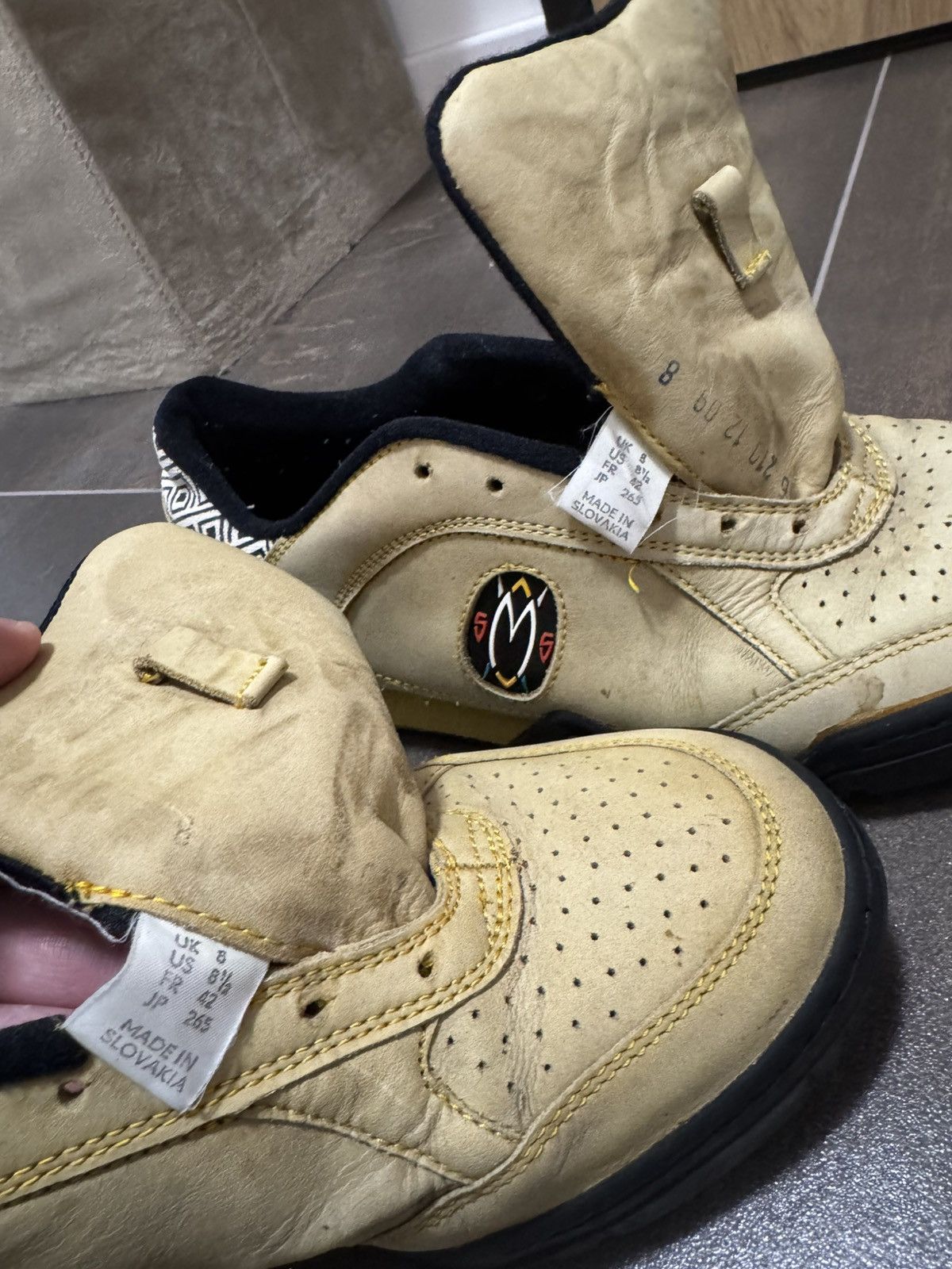 Adidas Leather Adidas x Dikembe Mutombo low lifestyle trainers Size US 8 / EU 41 - 19 Thumbnail