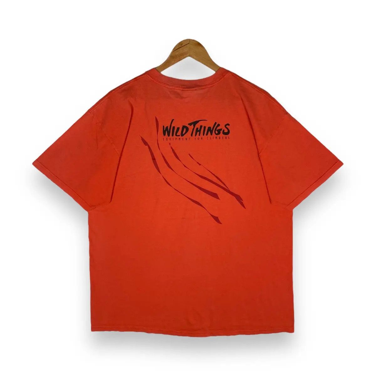 Other VINTAGE 90's WILD THINGS EQUIPMENT FOR CLIMBERS TEE Size US XL / EU 56 / 4 - 1 Thumbnail