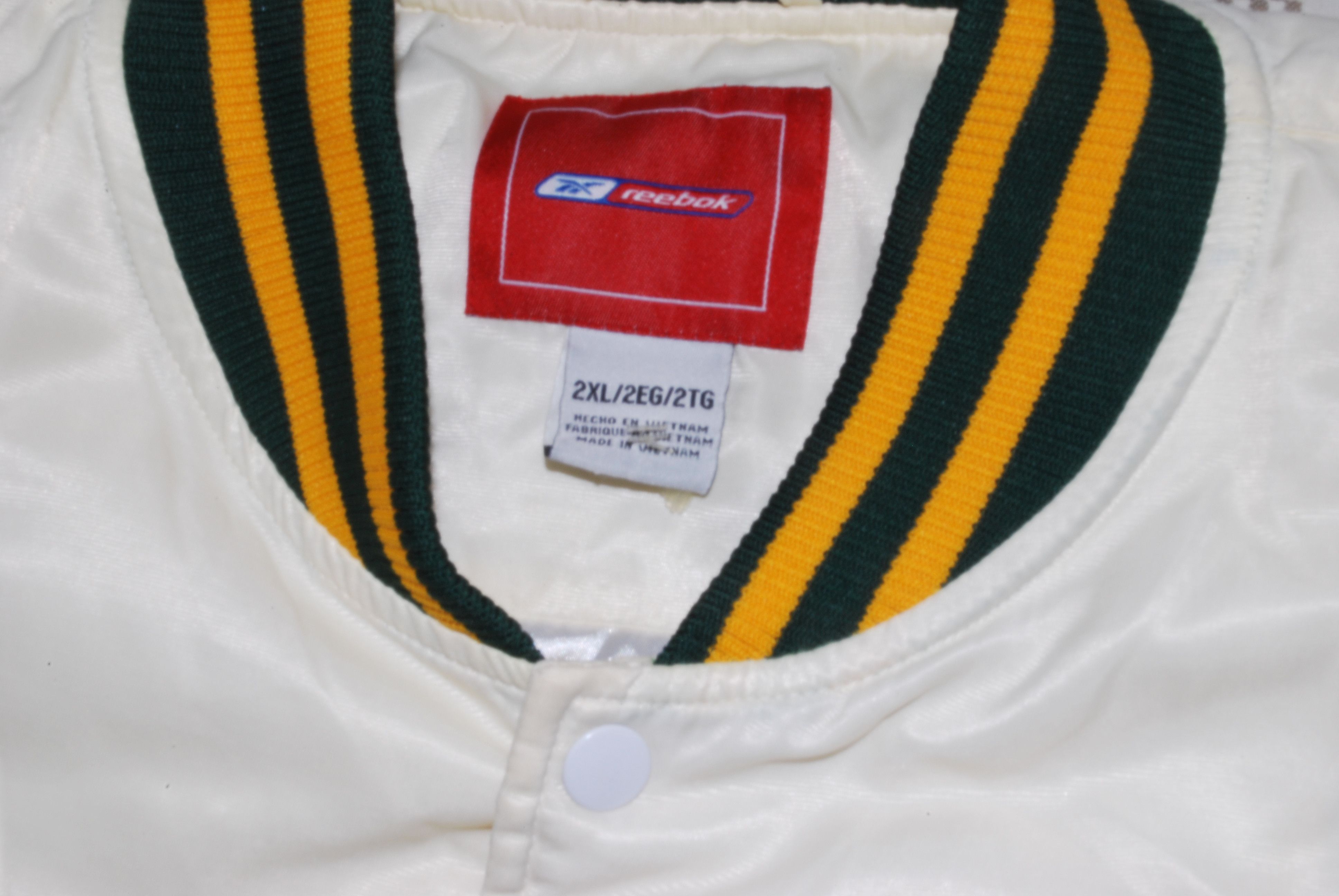 Reebok Reebok Greenbay Packers Satin Bomber Jacket Size US XXL / EU 58 / 5 - 4 Thumbnail