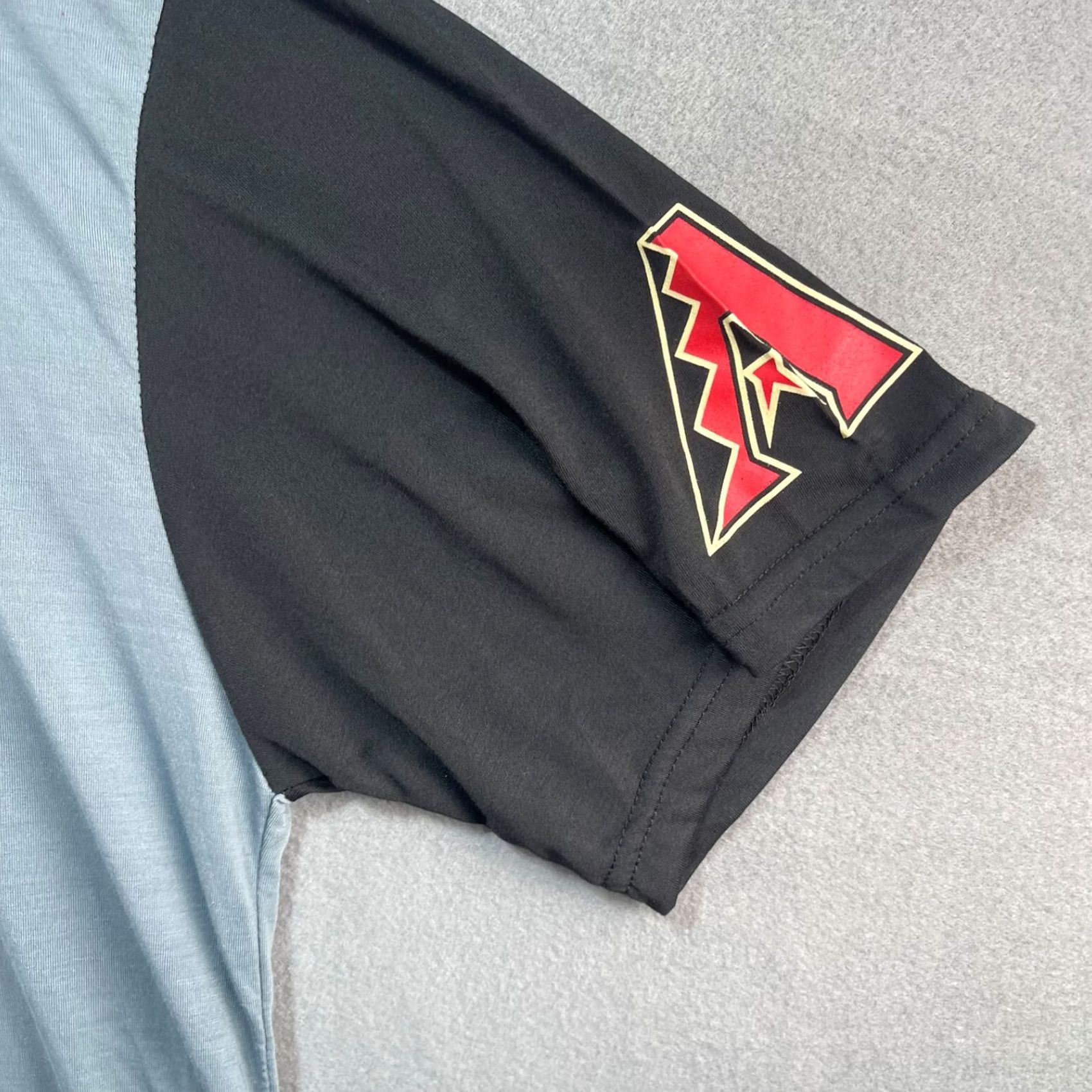 Vintage Arizona Diamondbacks T-Shirt Hoodie Gray XL Stadium Giveaway SGA MLB Logo Sixth Man Men Graphic Print Hooded Shirt Photos Included Size US XL / EU 56 / 4 - 3 Thumbnail