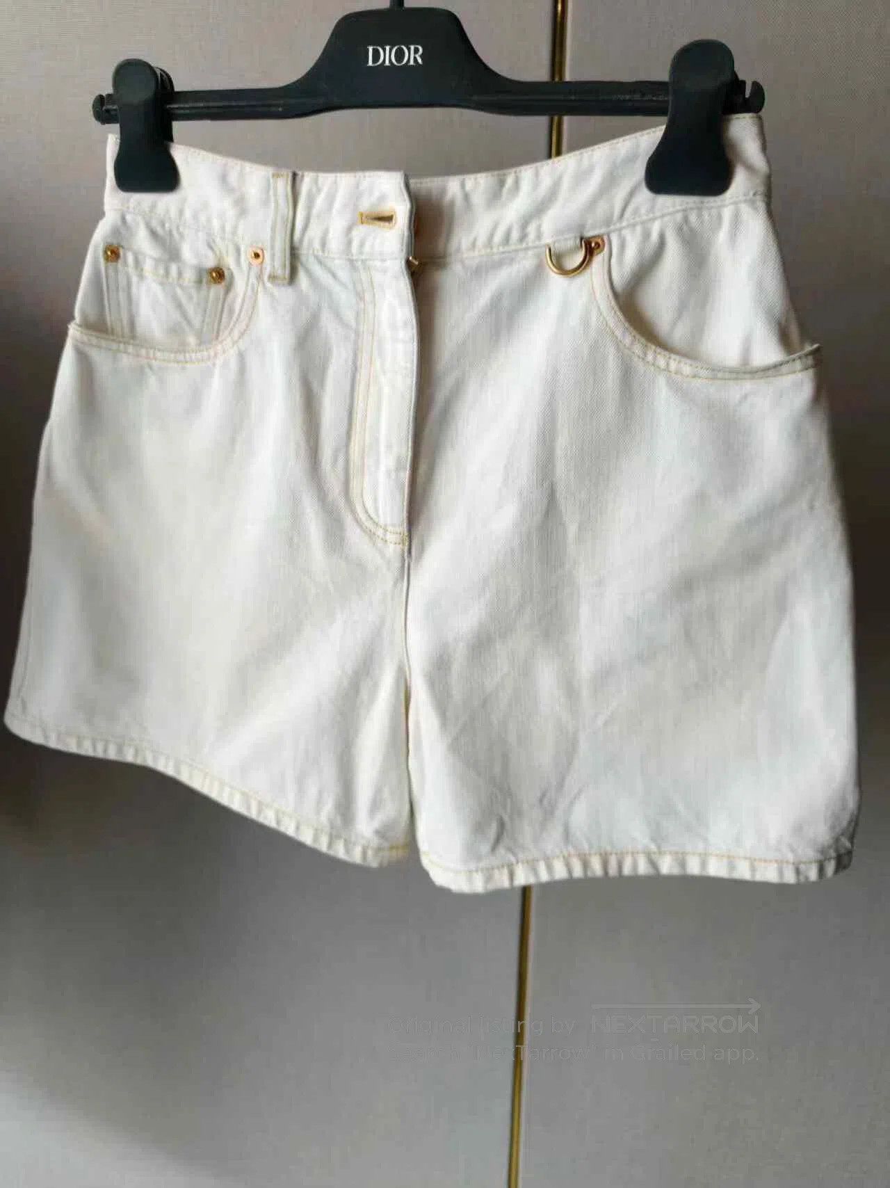 Louis Vuitton LV Women's Shorts. Size 31" - 1 Thumbnail