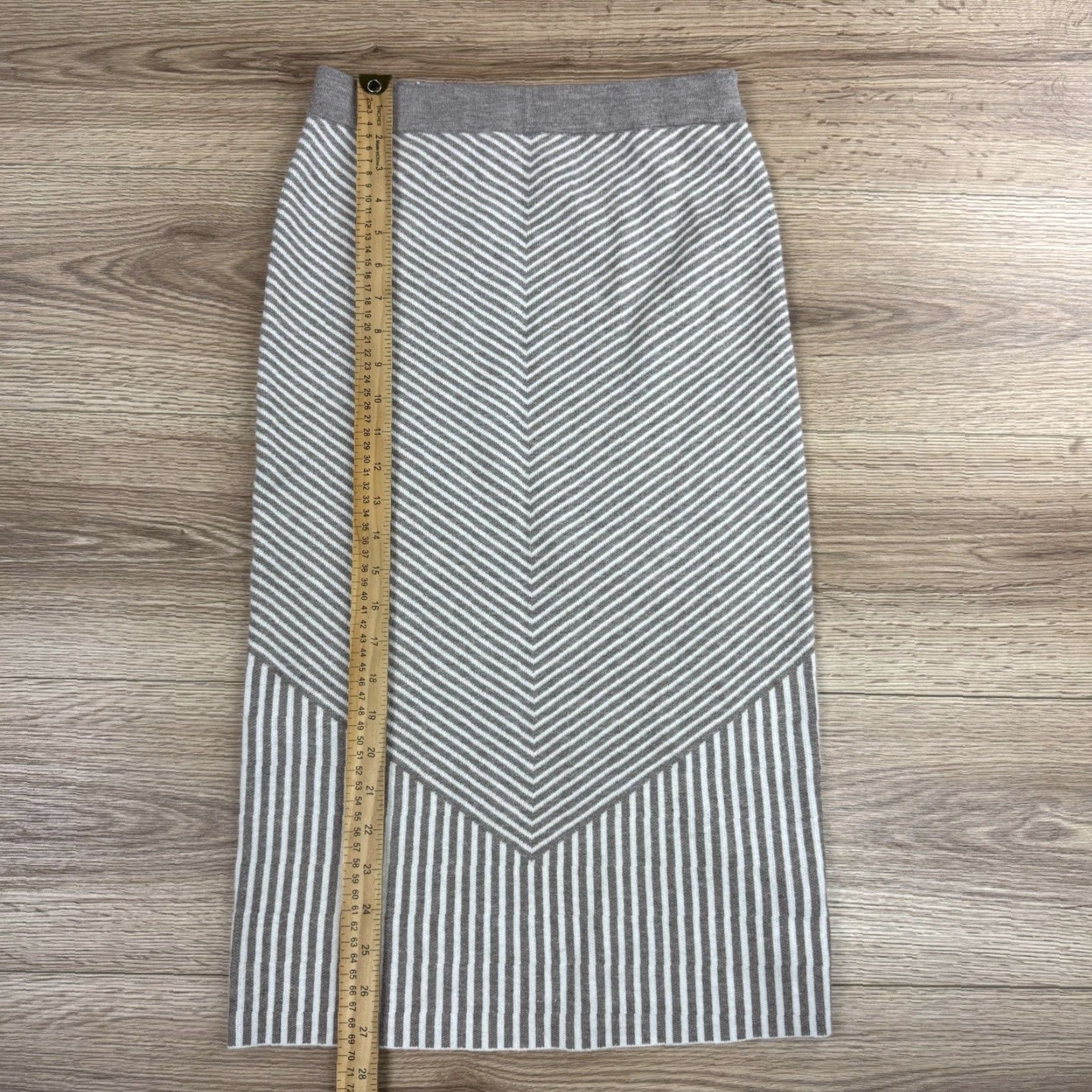 Vintage Tahari Women Skirt Midi Knit Beige White XS Striped Chevron Size XS / US 0-2 / IT 36-38 - 7 Thumbnail