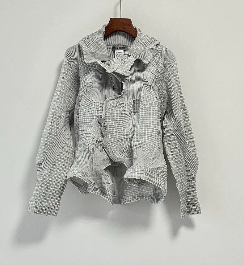 Issey Miyake Issey Miyake Flower bud pleated top Size M / US 6-8 / IT 42-44 - 1 Thumbnail