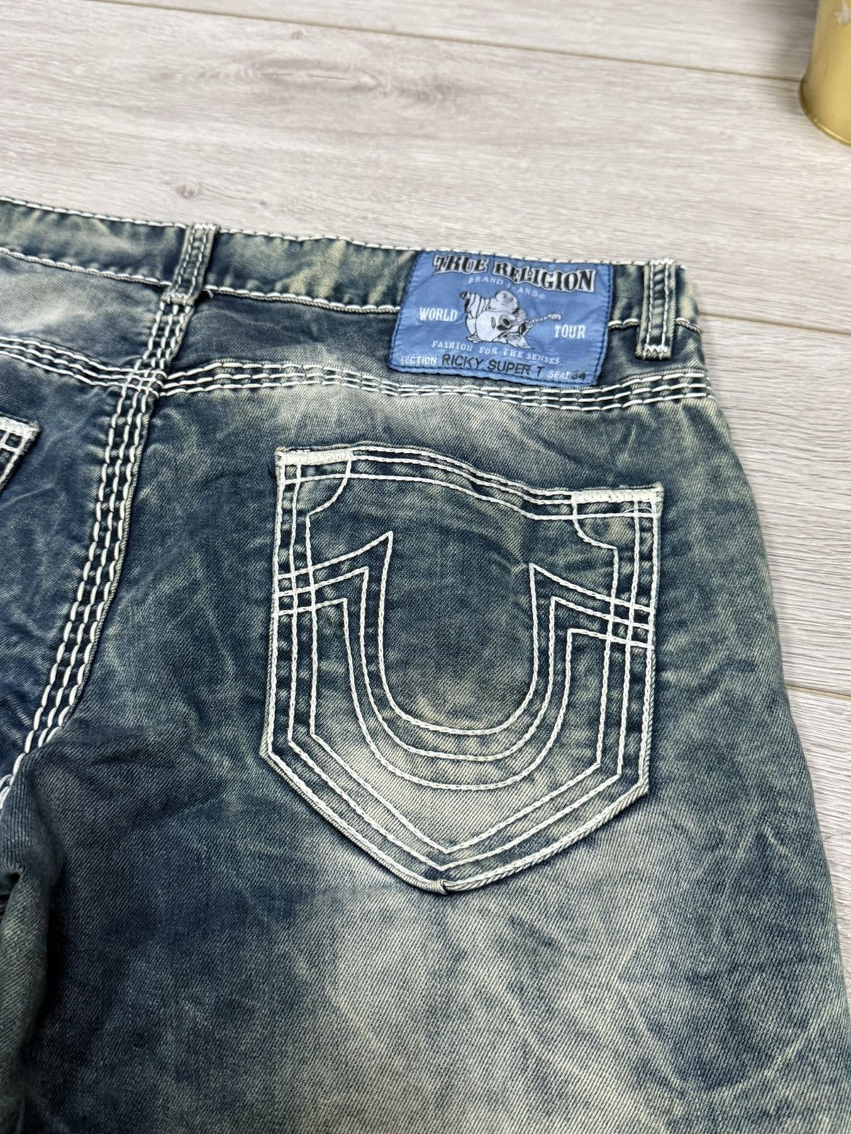 True Religion True Religion white stitched horse shoe vintage denim jeans Size US 36 / EU 52 - 5 Thumbnail