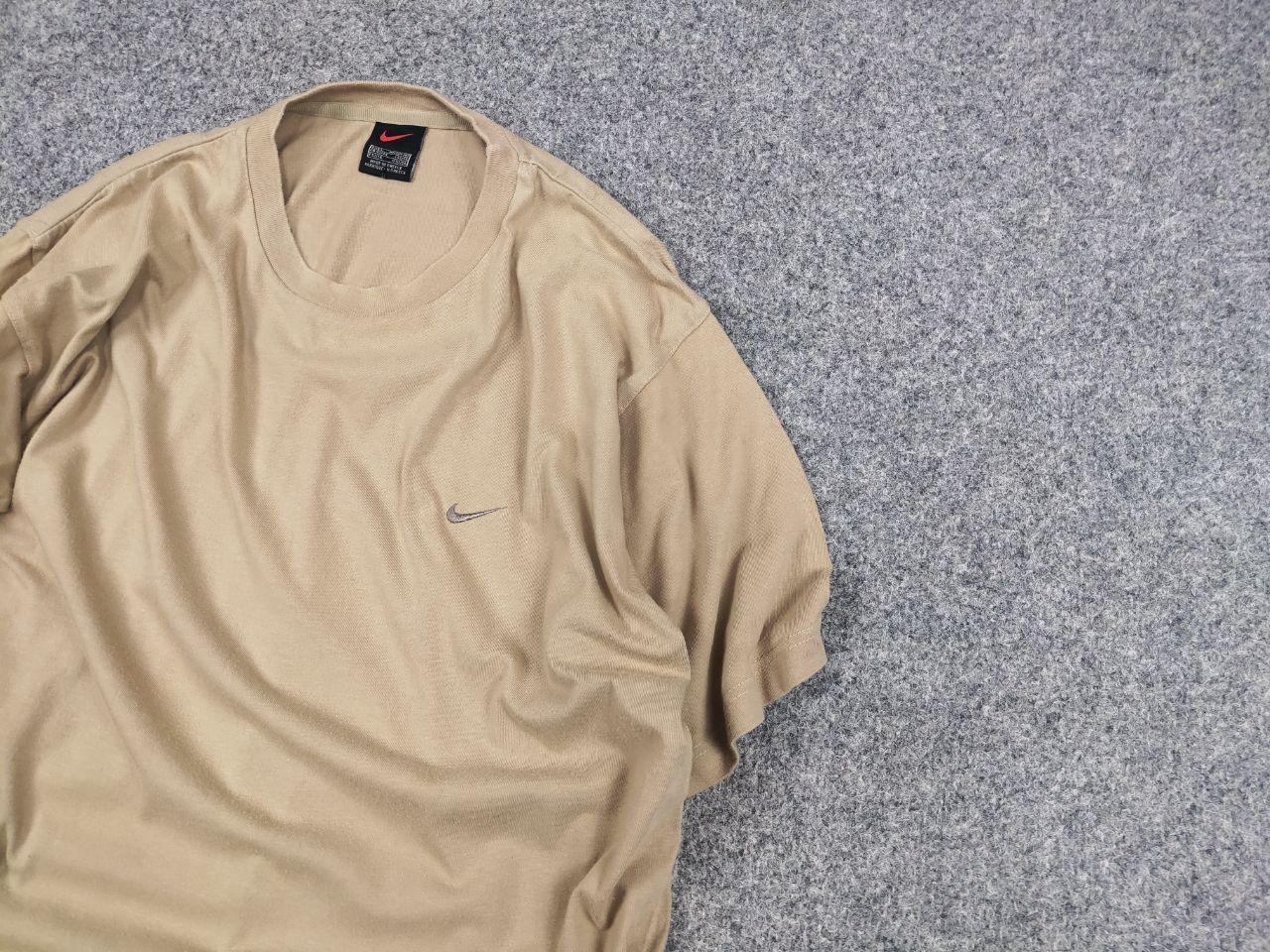 Nike Vintage 90's Nike Swoosh Oversized Beige Shirt USA Y2K Style Size US L / EU 52-54 / 3 - 5 Thumbnail
