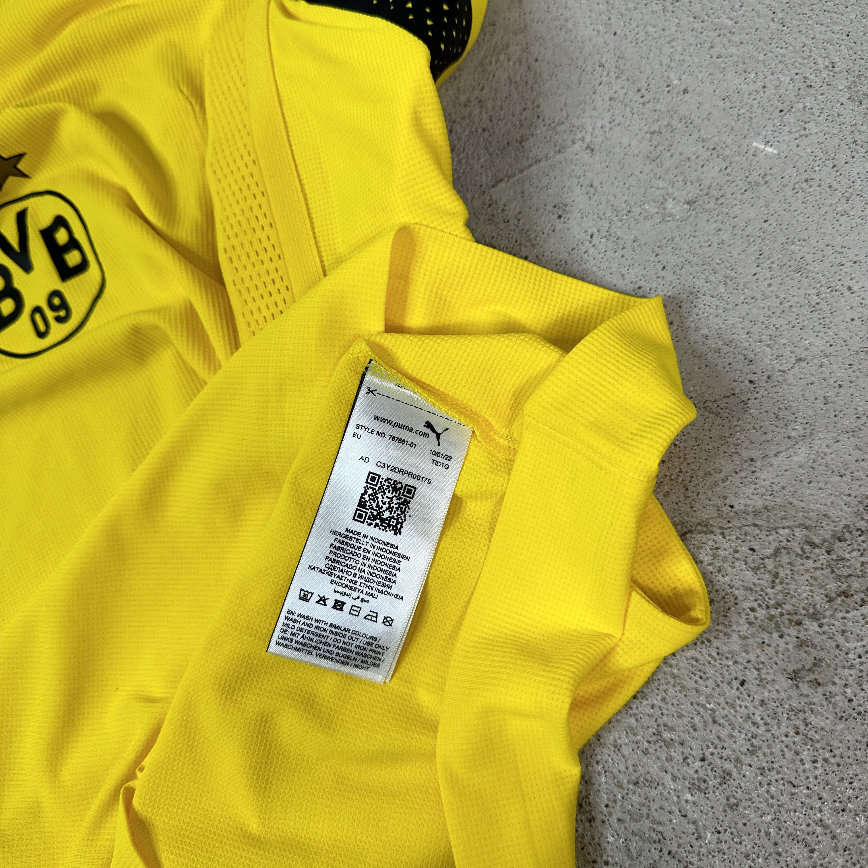Puma × Vintage Jersey Puma Borussia Dortmund Training Size US M / EU 48-50 / 2 - 5 Thumbnail