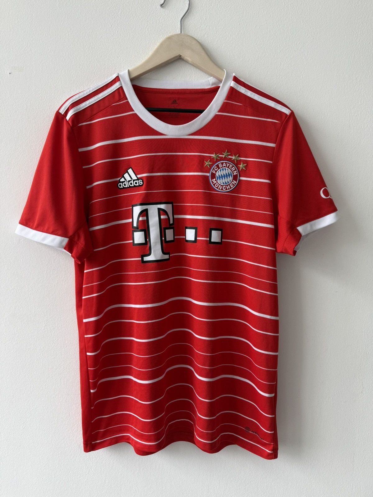 Adidas Adidas FC Bayern Munich 2022-23 Home Jersey Size L Size US L / EU 52-54 / 3 - 4 Thumbnail