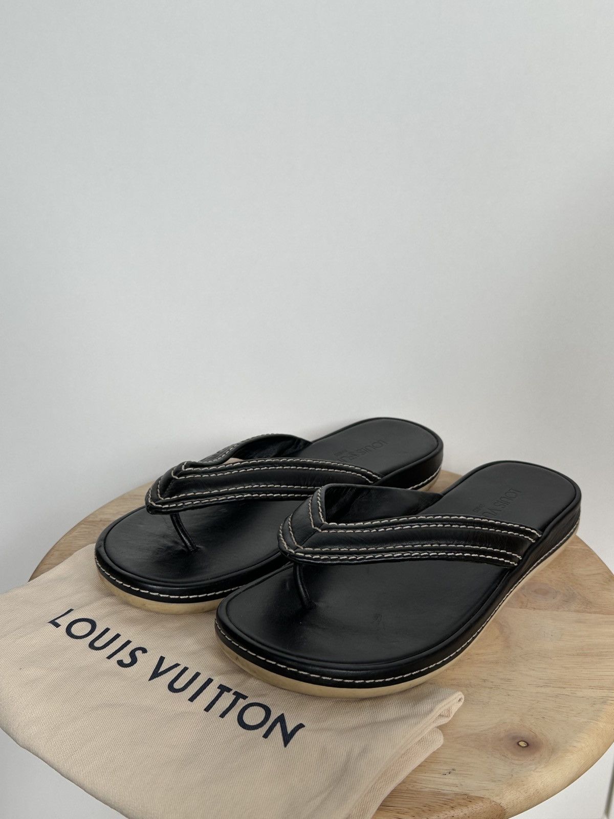 Louis Vuitton Louis Vuitton LV leather flip flops thongs with dustbag Size US 8.5 / IT 38.5 - 1 Thumbnail