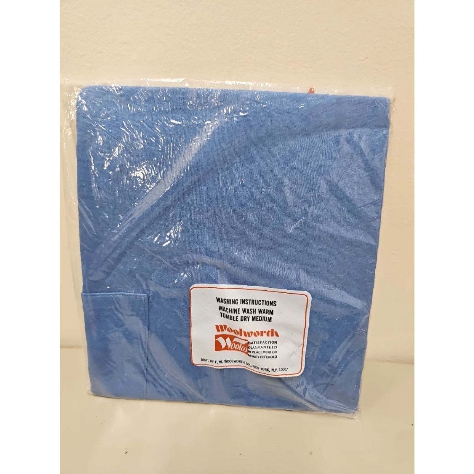Vintage VINTAGE NOS sealed blue pocket shirt Woolworth large Medium T-Shirt Men 60s Pockets M Blue Mens Size US M / EU 48-50 / 2 - 3 Thumbnail