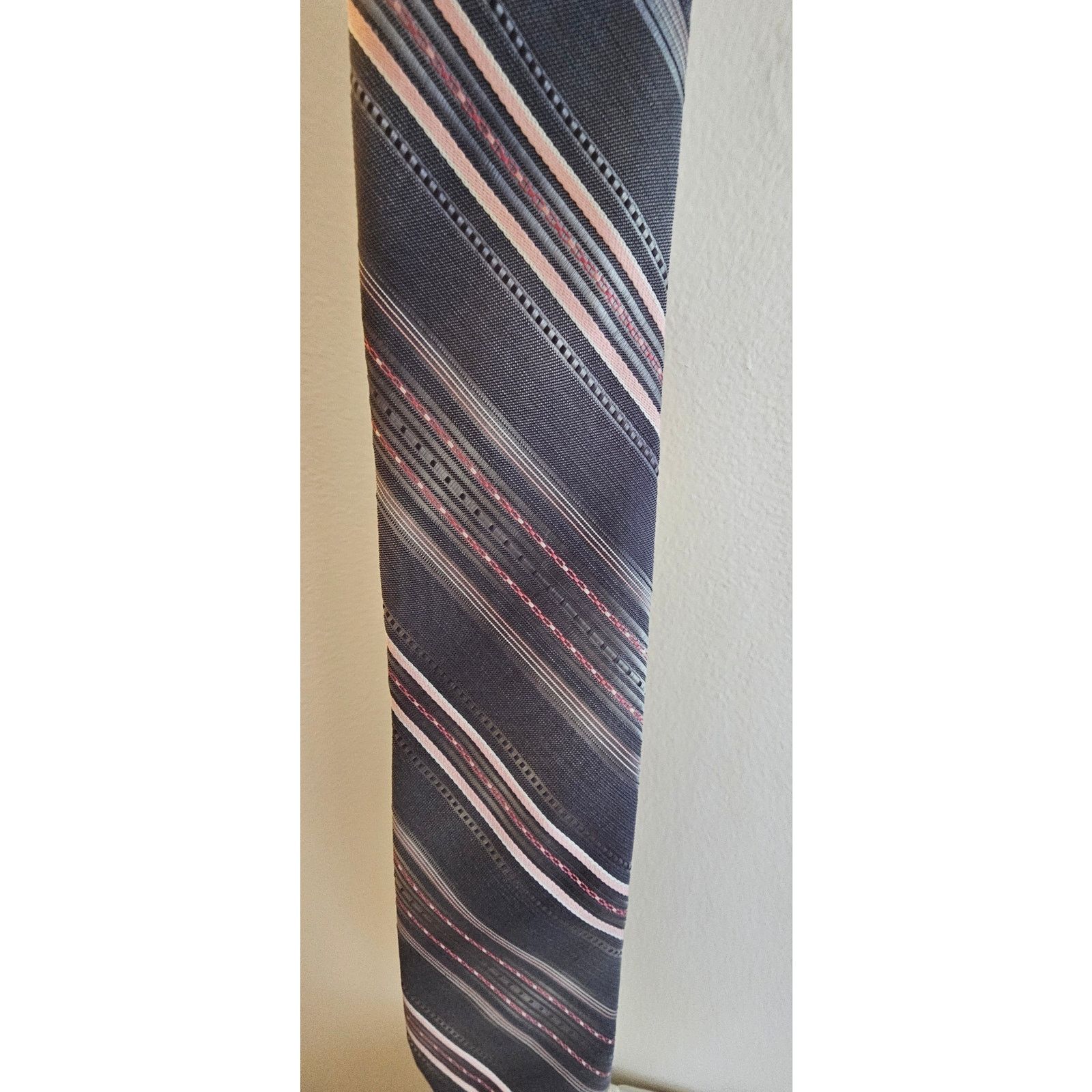 Other Vintage Tonino Fizenze Men's Necktie - Gray w/Pink Stripes Size ONE SIZE - 2 Thumbnail