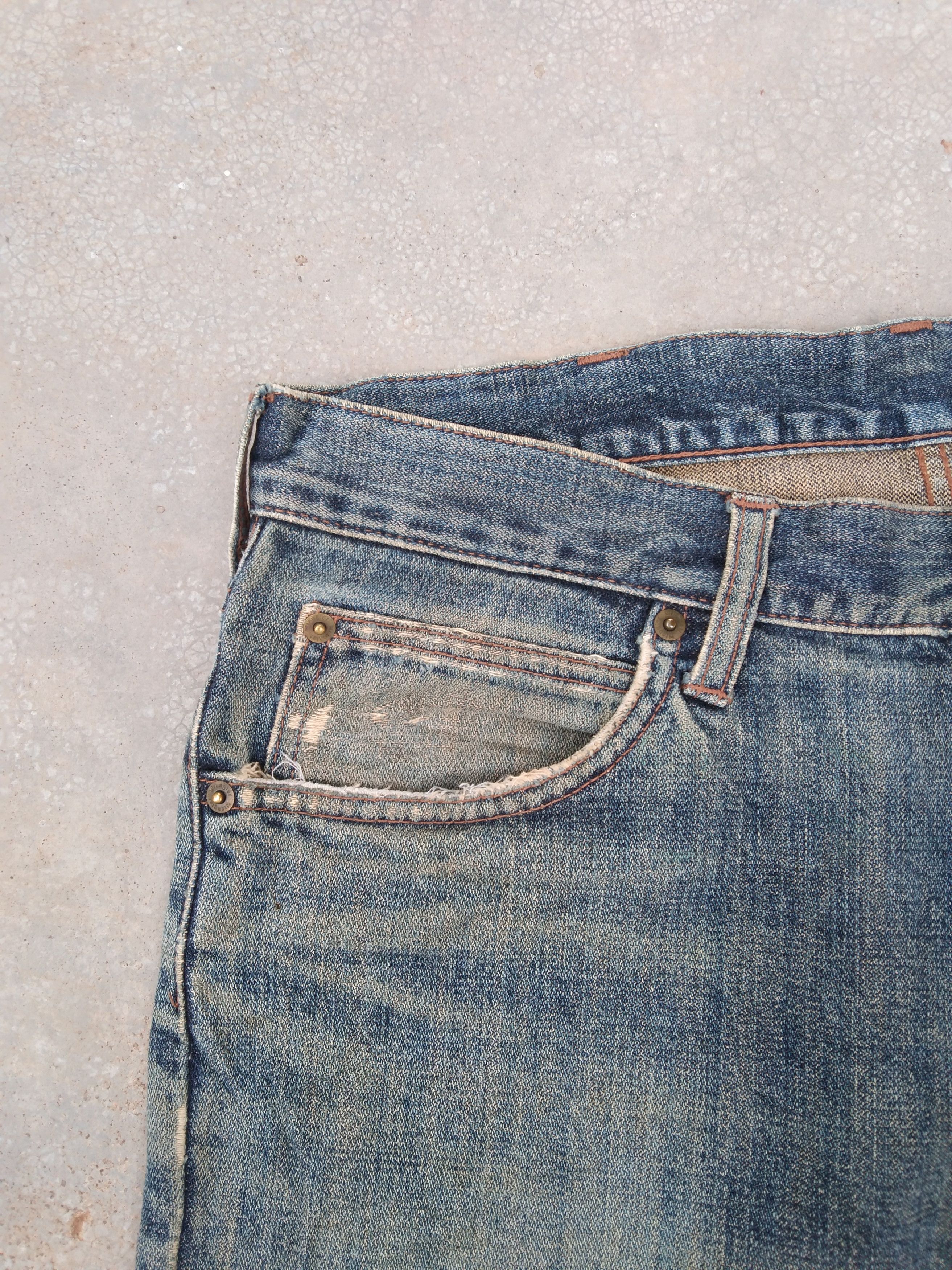 Wrangler Vintage Wrangler Straight Leg Distressed Jeans 33x30 Size US 33 - 9 Thumbnail