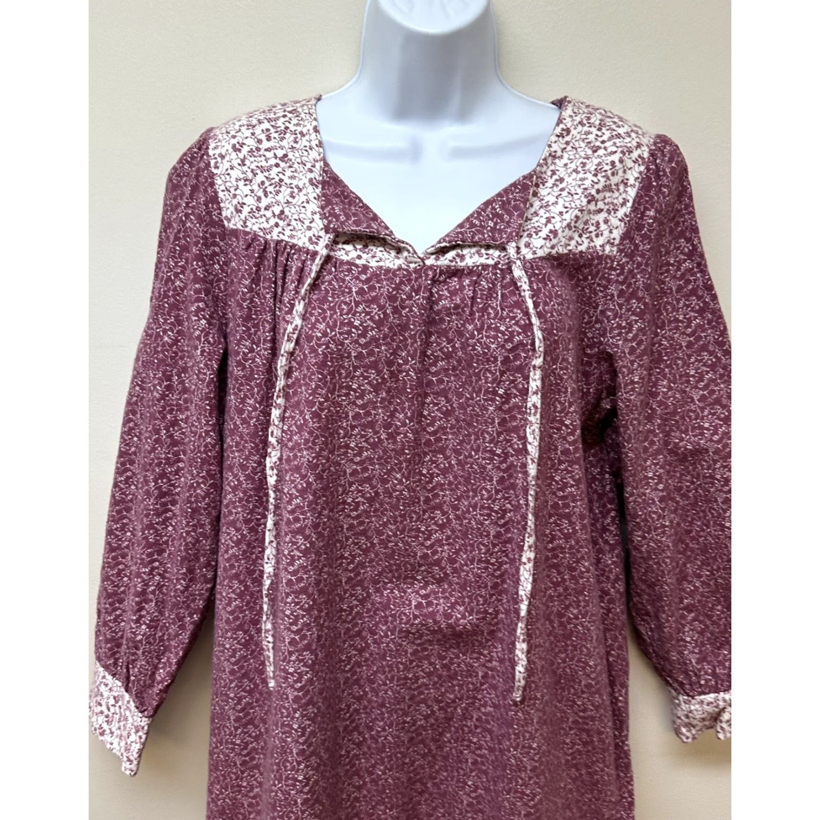 Vintage VINTAGE Axiom Long Cotton Flannel Gown Granny Nightgown Dainty Floral L NEW Size ONE SIZE - 3 Thumbnail