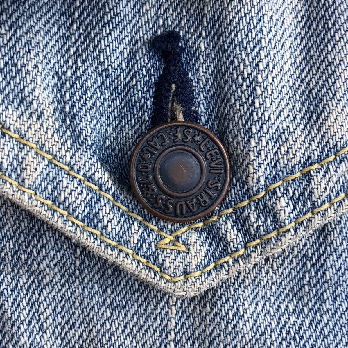 Levi's Vintage LEVIS Faded Denim Trucker Jacket Size US M / EU 48-50 / 2 - 8 Thumbnail