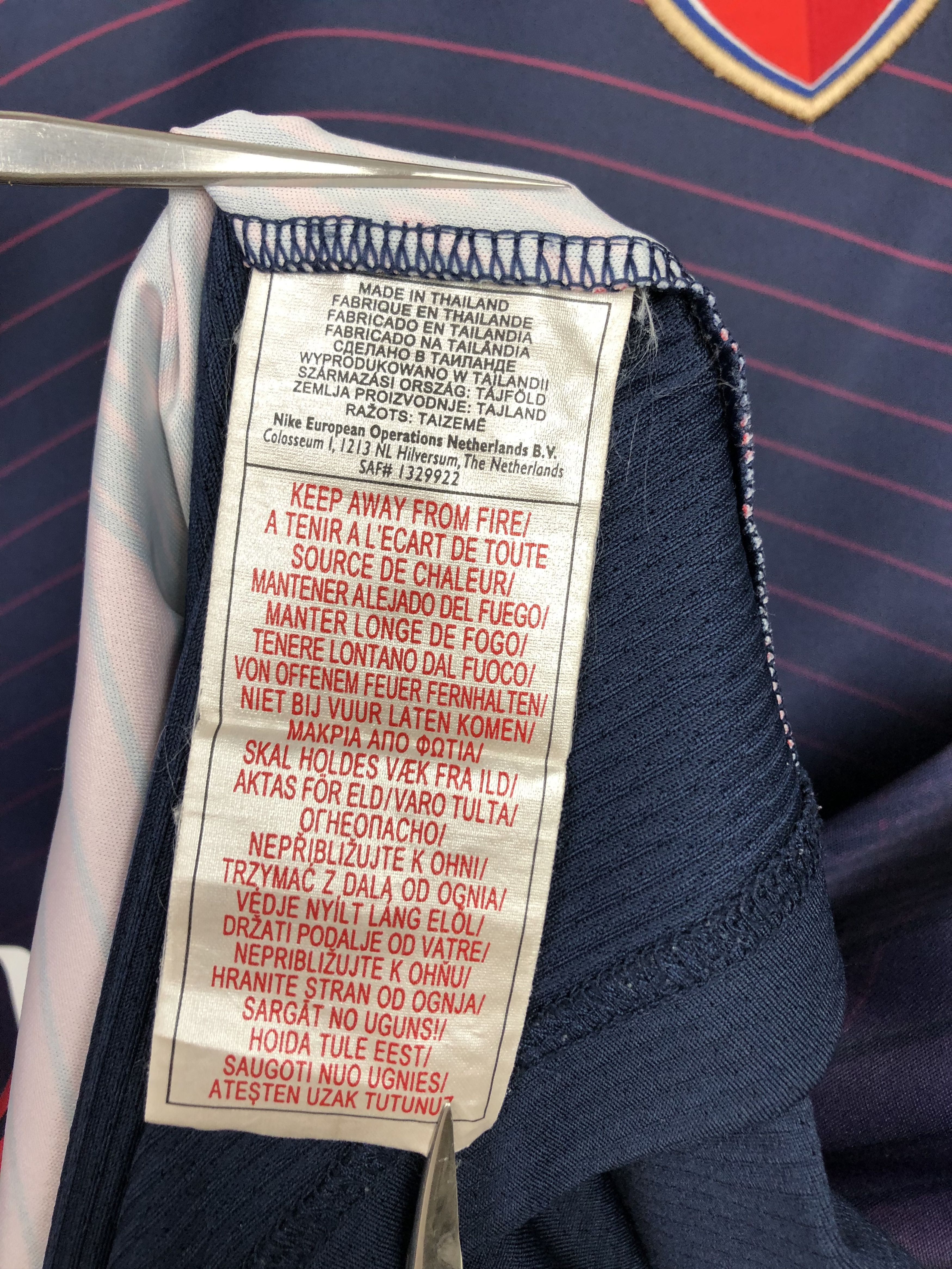 Nike Vintage Arsenal Football Shirt Soccer Jersey Train Tee Hype Size US L / EU 52-54 / 3 - 6 Thumbnail