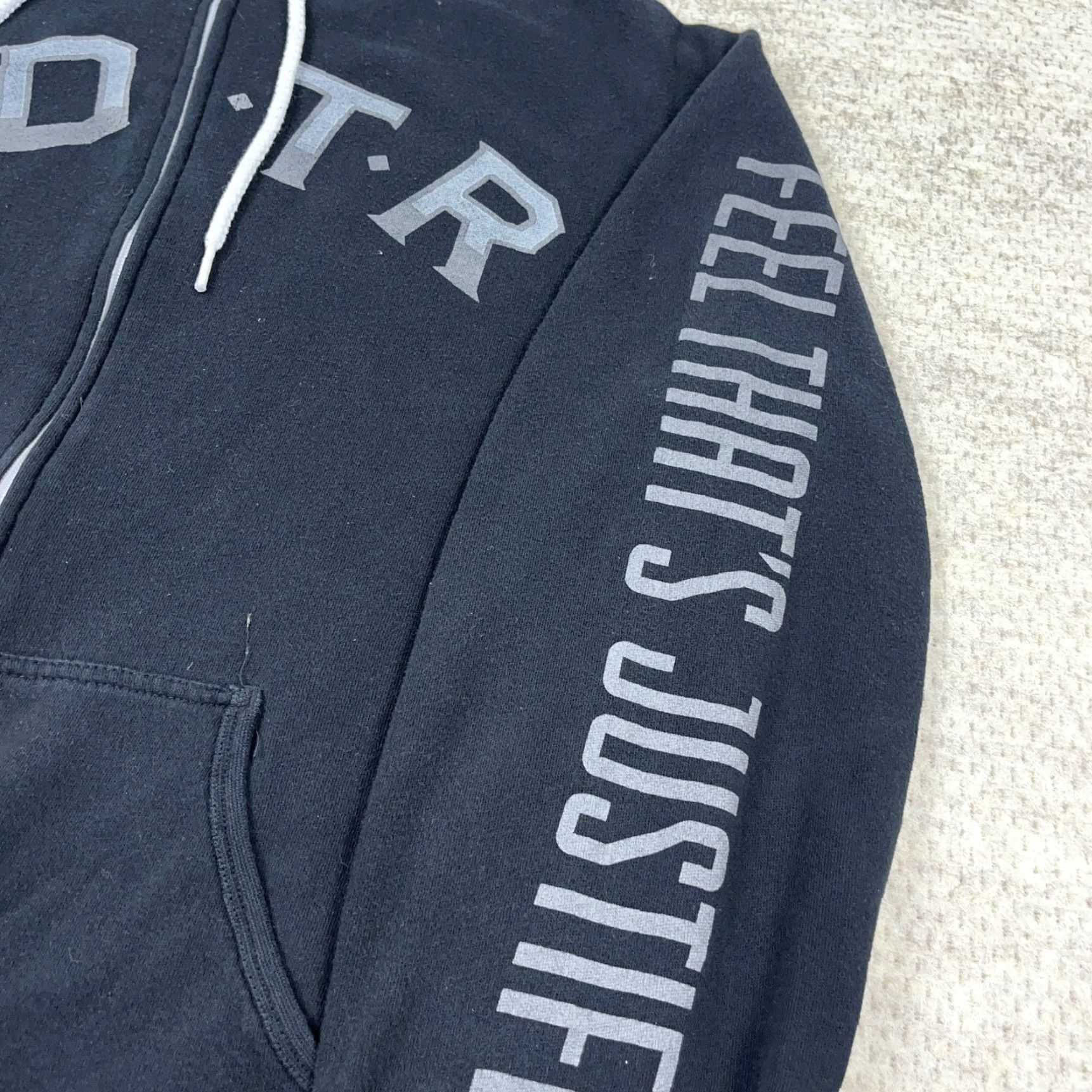 Vintage VINTAGE A Day To Remember Hoodie Men L Black Graphic Print Full Zip Logo Sleeve Size US L / EU 52-54 / 3 - 4 Thumbnail
