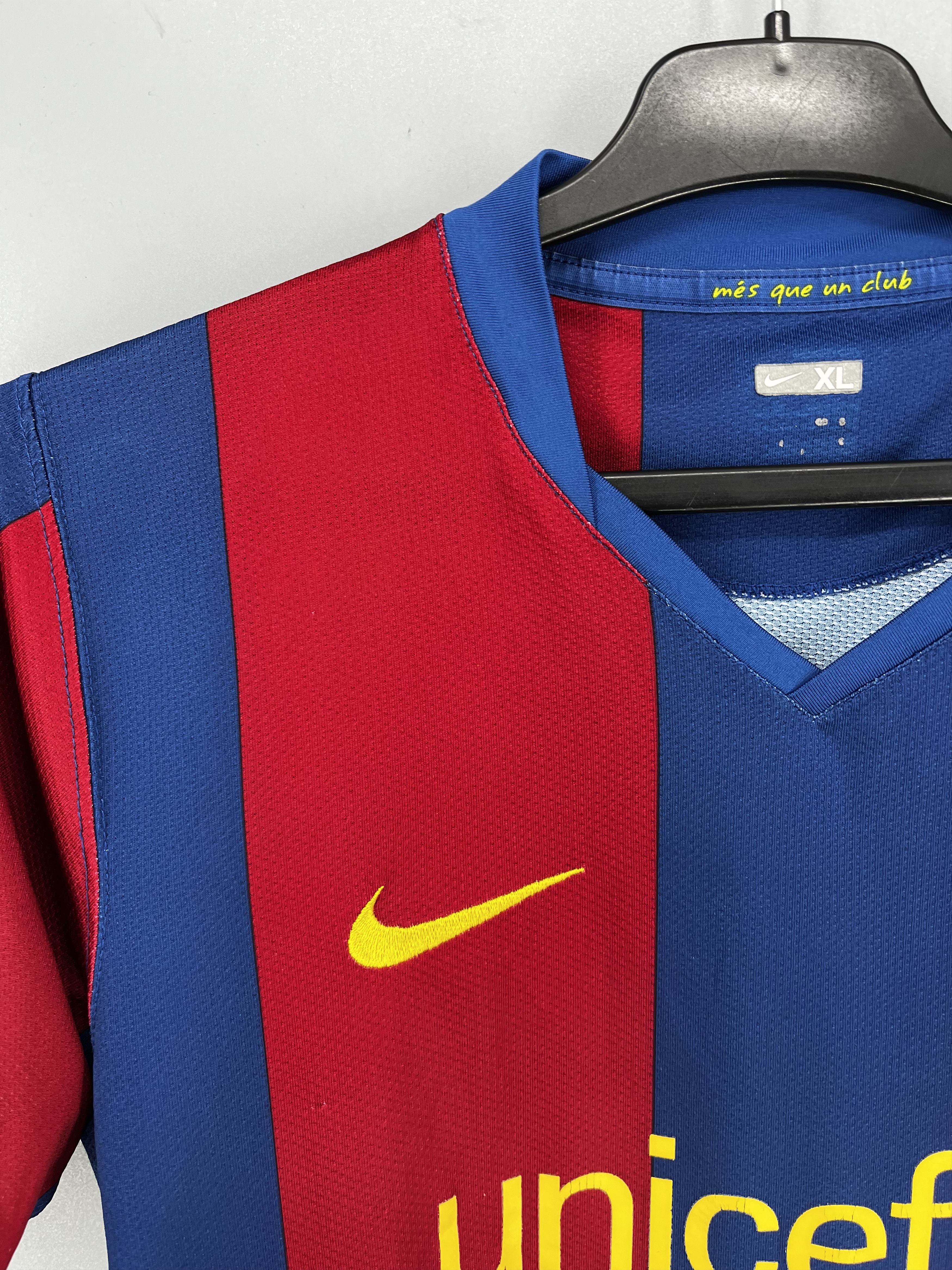 Nike Barcelona Nike 2007 Jersey Vintage Y-Shirts Size XL Size US XS / EU 42 / 0 - 8 Thumbnail