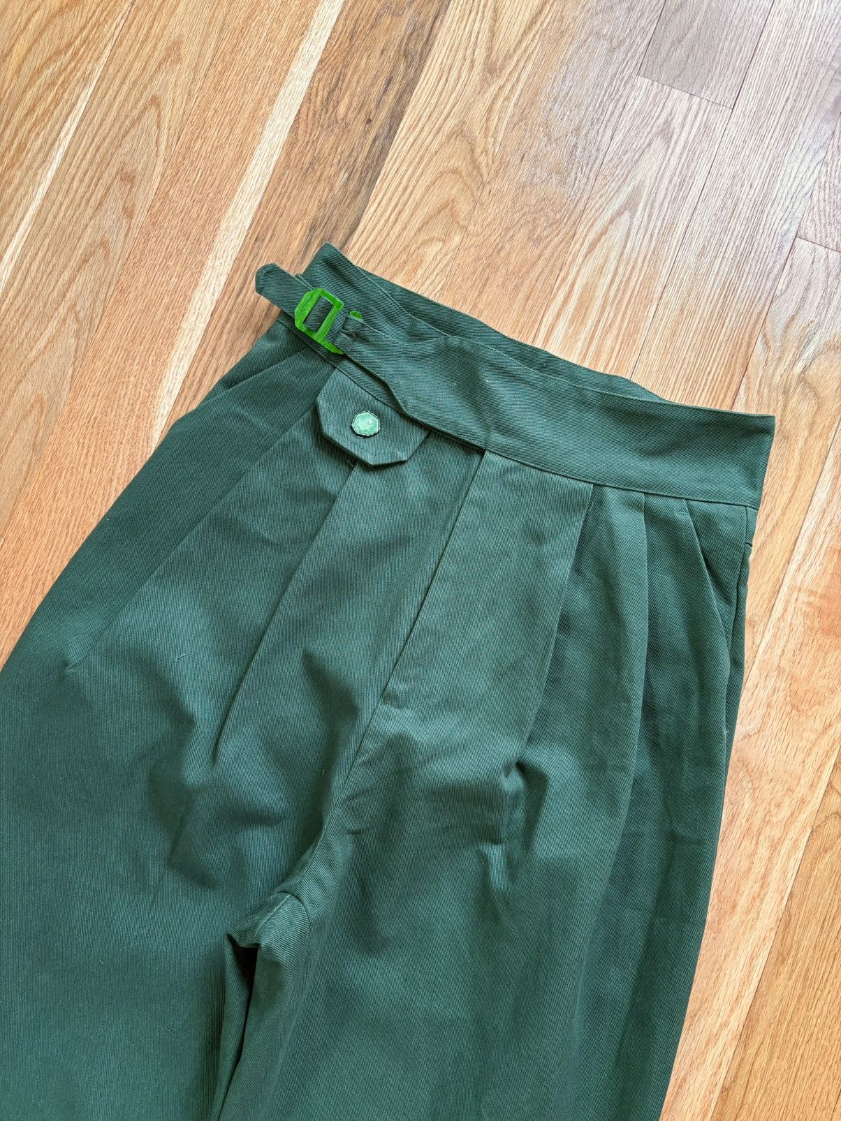 Pieces Uniques Pieces Uniques Le Pantalon Qwan Pleated Pants Gurkha M 32x32 Size US 32 / EU 48 - 1 Thumbnail