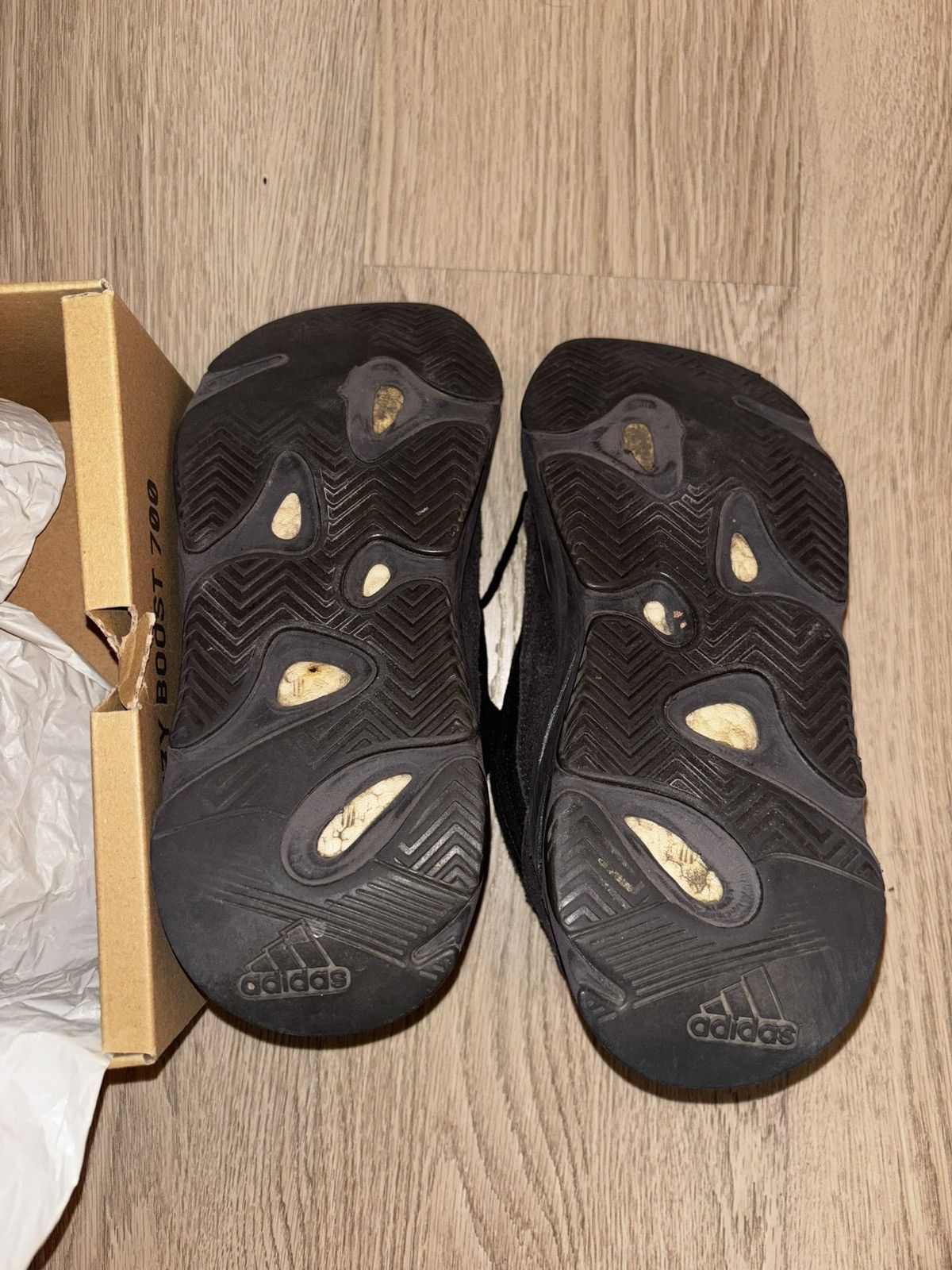 Yeezy YEEZY BOOST 700 Size US 7.5 / EU 40-41 - 8 Thumbnail