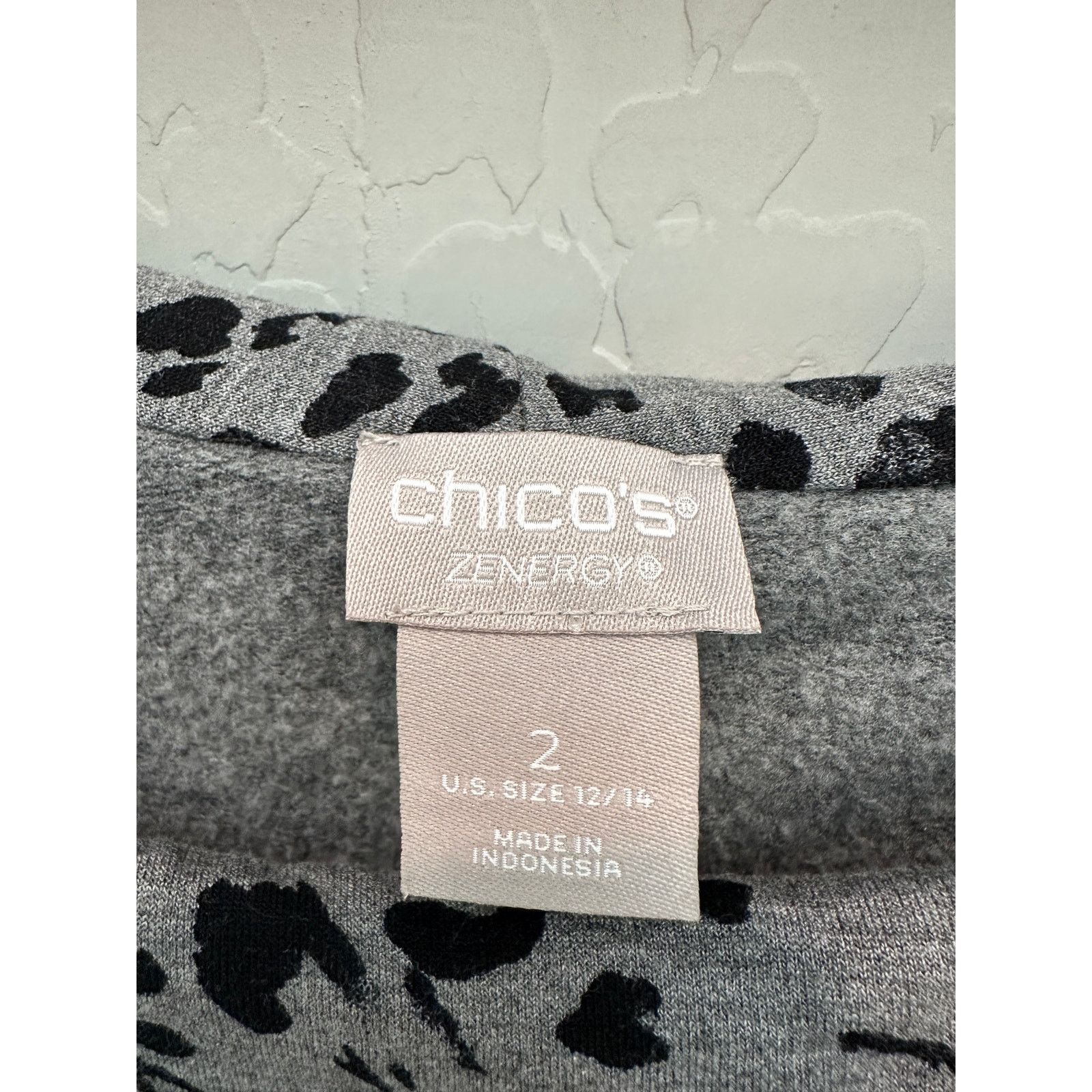 Chicos CHICOS Gray Cheetah Print Soft Lounge Cowl Neck Pullover Size XL / US 12-14 / IT 48-50 - 5 Thumbnail