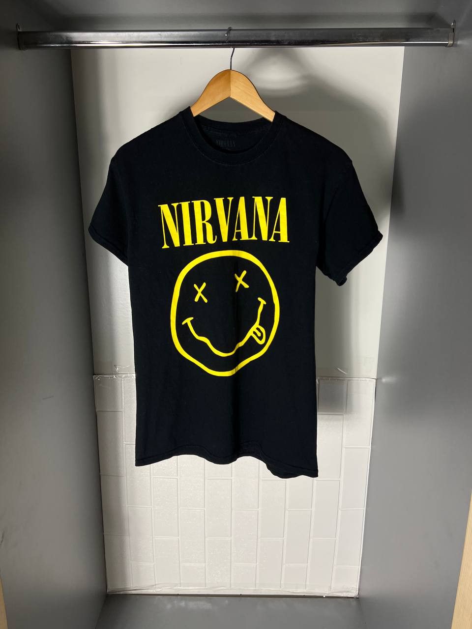 Band Tees VINTAGE NIRVANA KURT COBAIN ROCK T-SHIRT METAL SMILE Y2K 90s Size US M / EU 48-50 / 2 - 1 Thumbnail