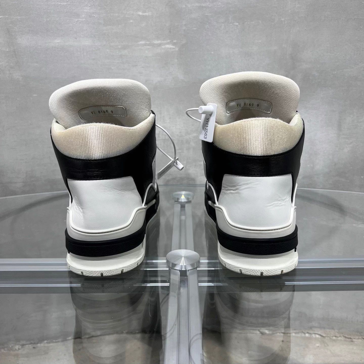 Louis Vuitton LV Trainer High Top Black/White UK9 43 Size US 10 / EU 43 - 6 Thumbnail