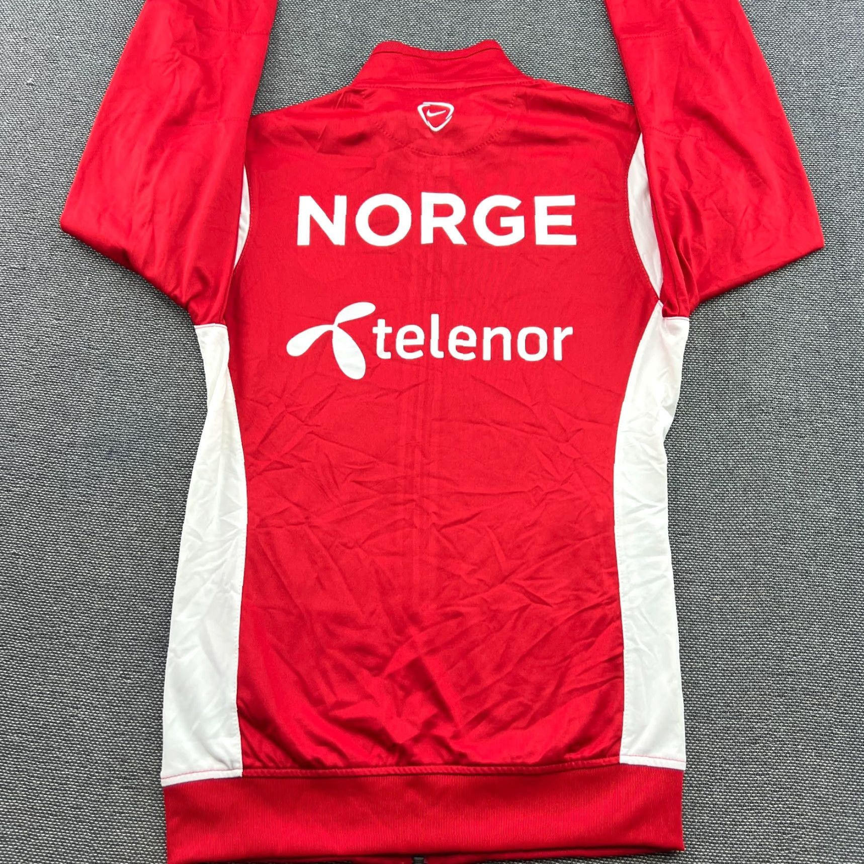 Nike Nike Track Jacket Mens Small Football Norway 2018 2019 Red Full Zip Vintage No Nike Track Jacket Mens Small Red Nike Size US S / EU 44-46 / 1 - 3 Thumbnail