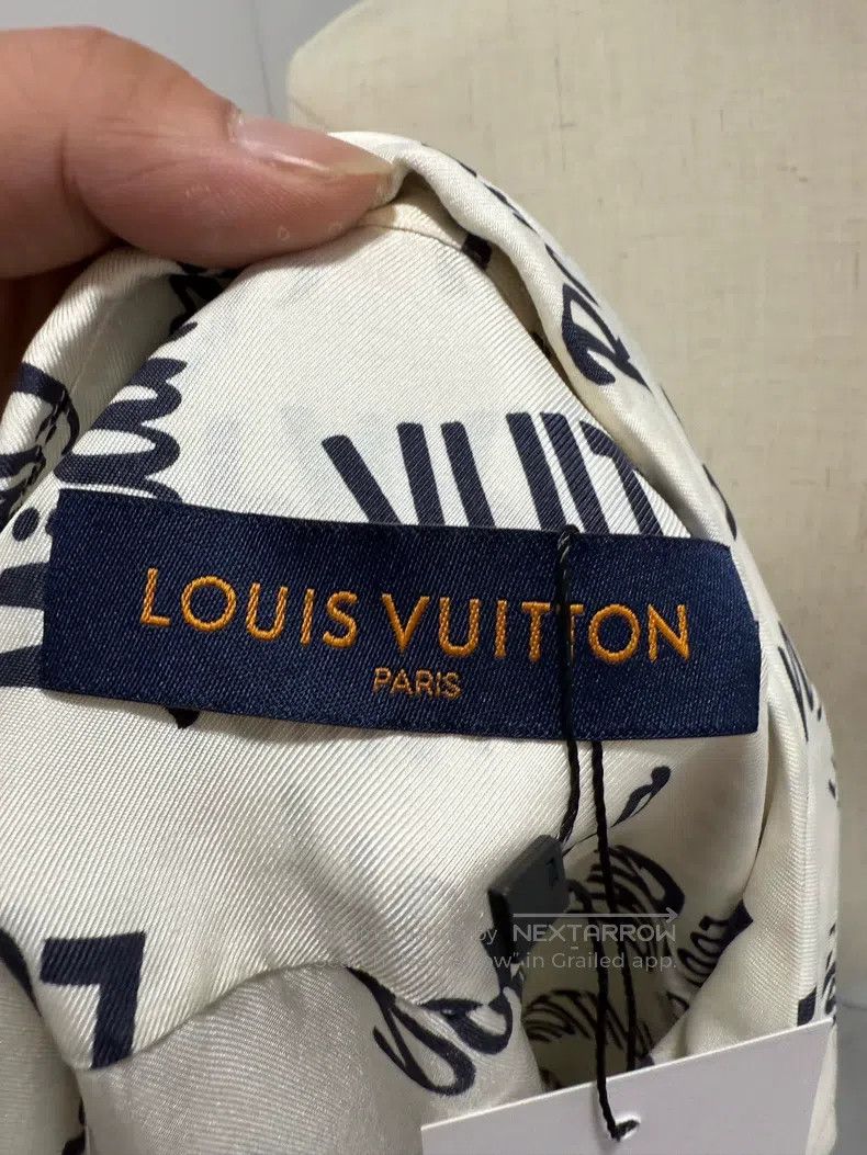 Louis Vuitton Louis Vuitton Bullet screen full of mulberry silk short-sl Size US S / EU 44-46 / 1 - 6 Thumbnail