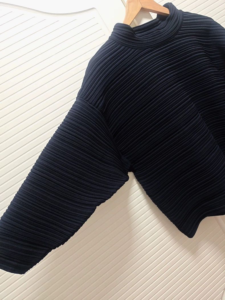 Issey Miyake Issey Miyake size:one size Black knitted top Size S / US 4 / IT 40 - 5 Thumbnail