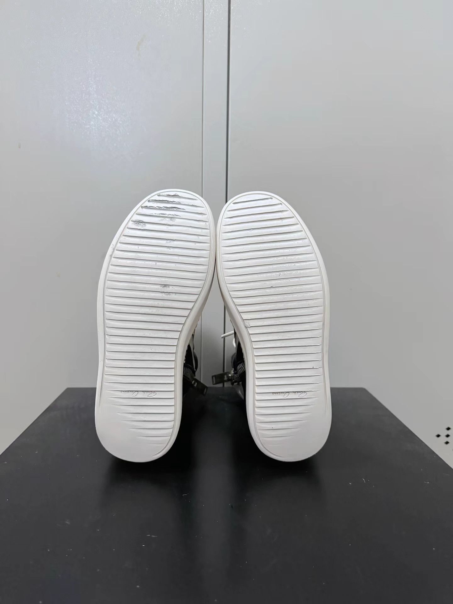 Rick Owens Rick Owens black and white reverse triangle sneakers Size US 5 / IT 35 - 8 Thumbnail
