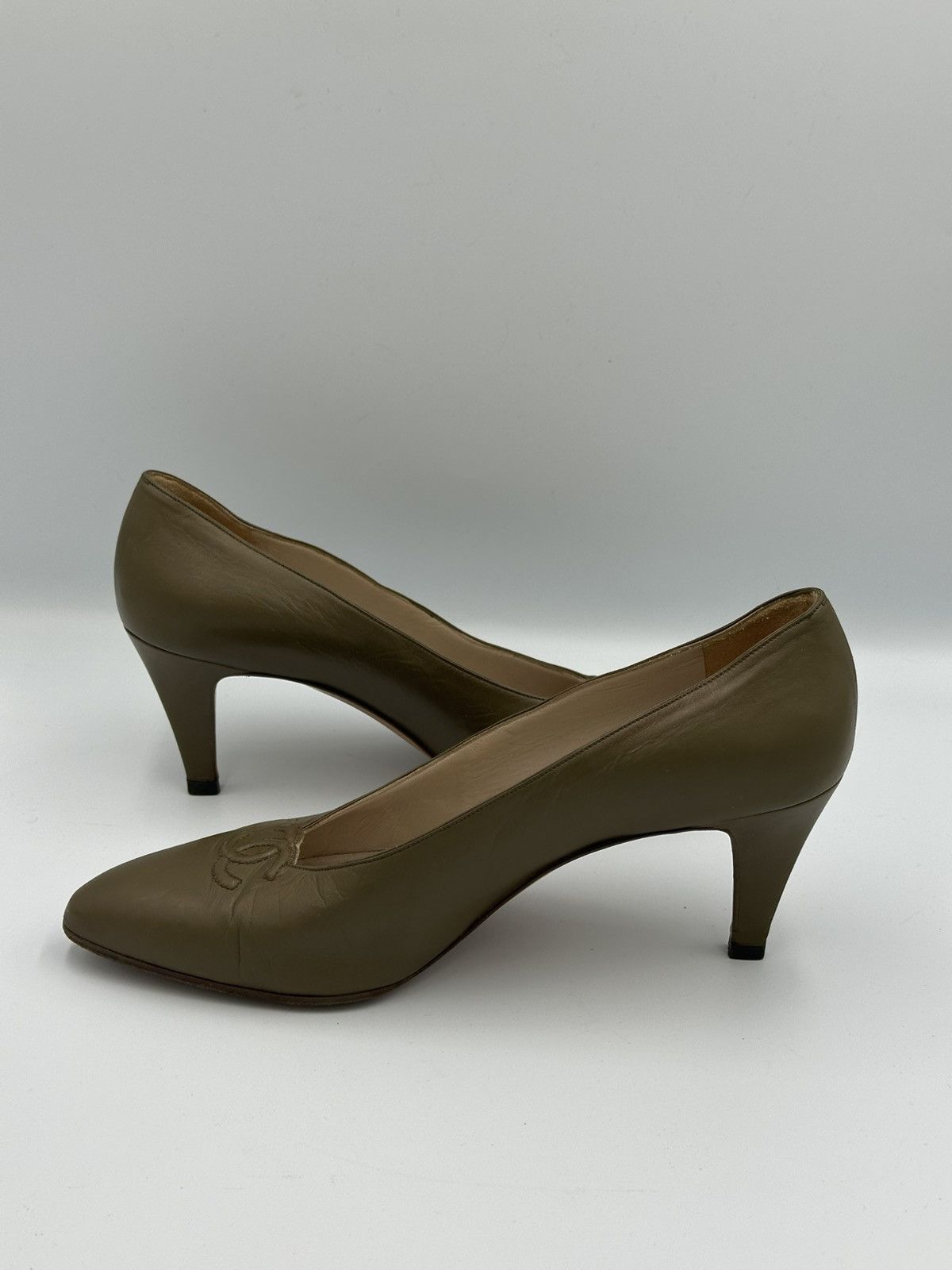 Chanel Chanel Olive Khaki Leather Pointed Toe Kitten Heel Pumps Size US 6.5 / IT 36.5 - 6 Thumbnail