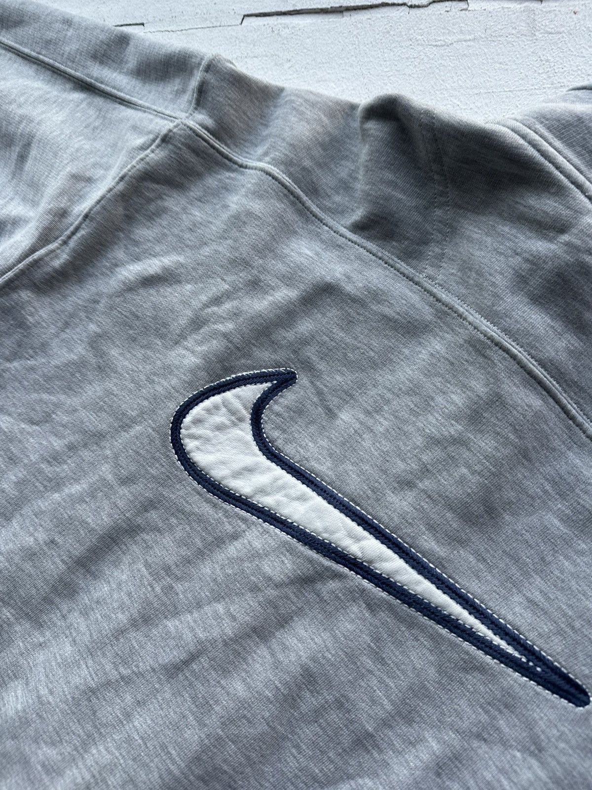 Vintage 🚨90s Nike Big Logo Swoosh Gray Oversized Sweatshirt y2k rare Size US S / EU 44-46 / 1 - 5 Thumbnail