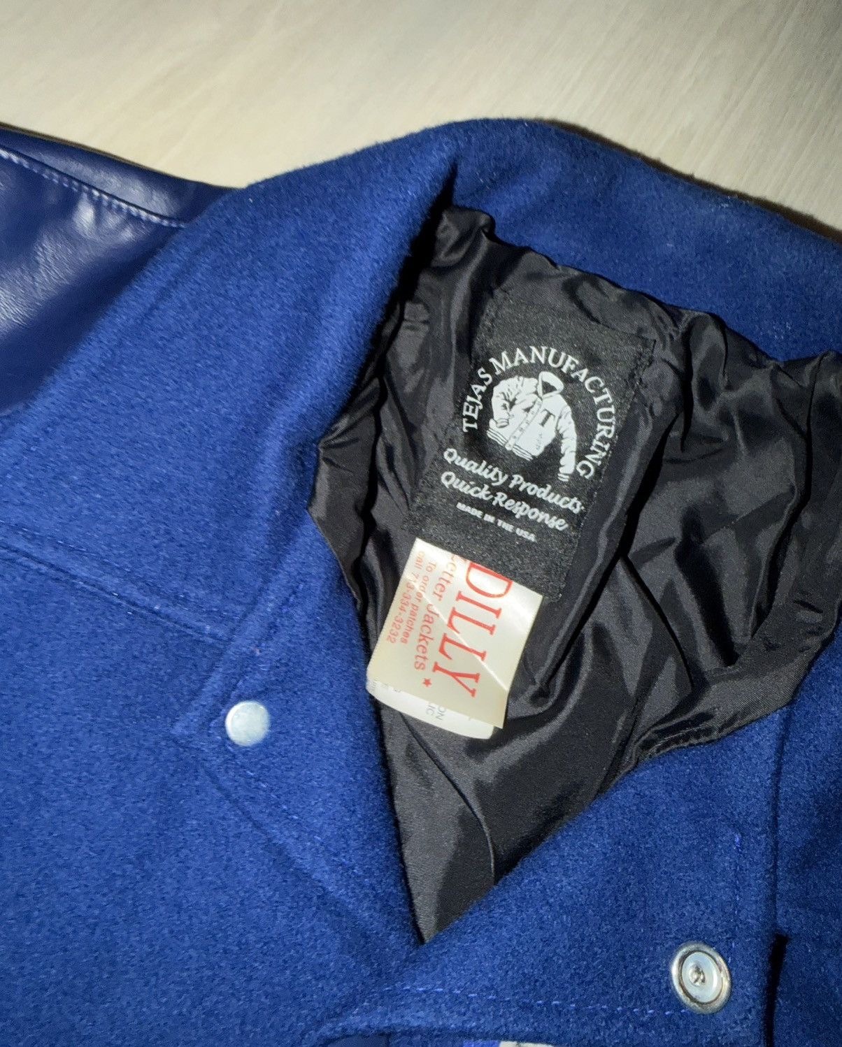 Vintage Vintage Y2K Varsity Letterman Bomber “W” Band Patch Sz S Size US S / EU 44-46 / 1 - 7 Thumbnail
