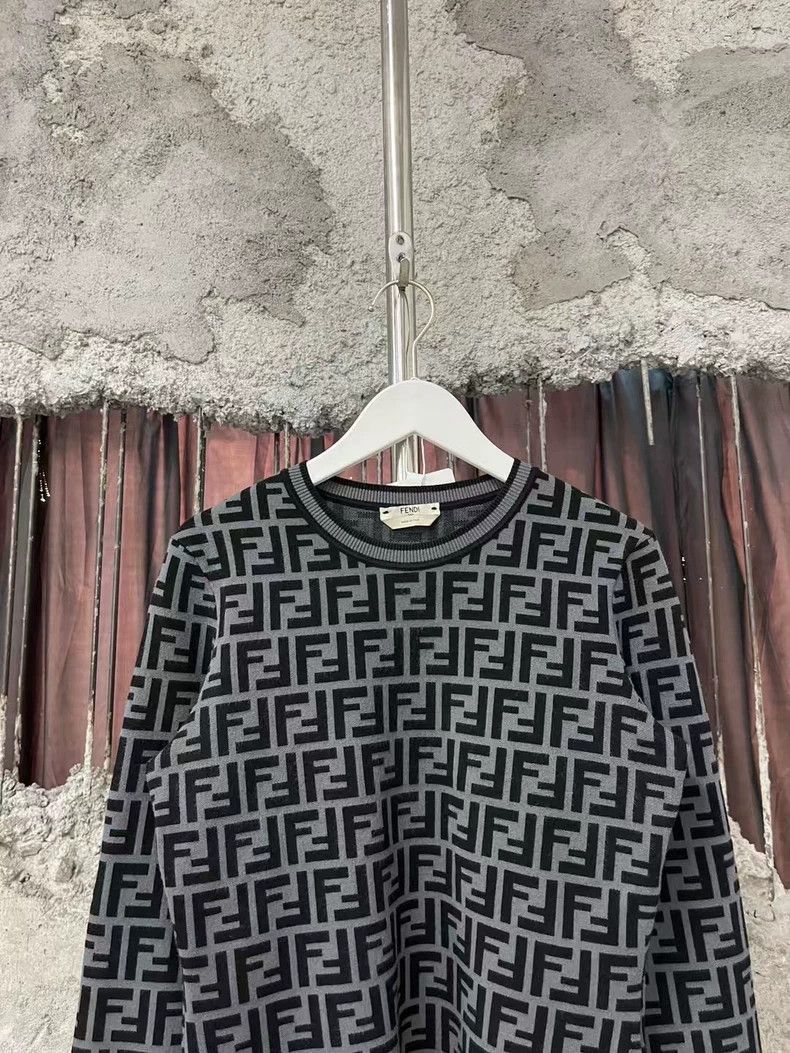Fendi Fendi Black Gray Short Sweater with Logo Size US M / EU 48-50 / 2 - 3 Thumbnail