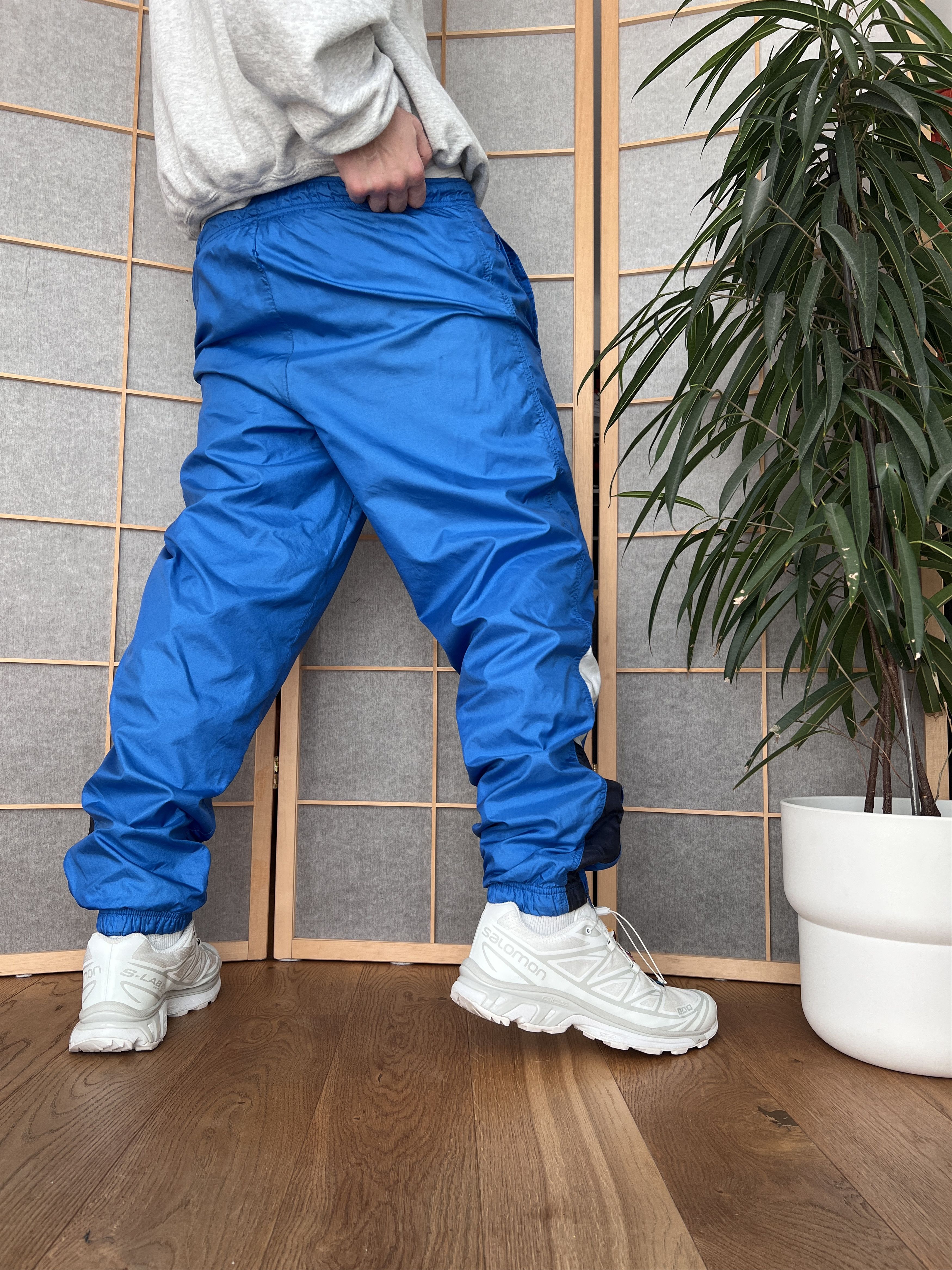Nike Nike VTG 90s nylon retro navy blue track pants baggy swoosh Size US 32 / EU 48 - 10 Thumbnail