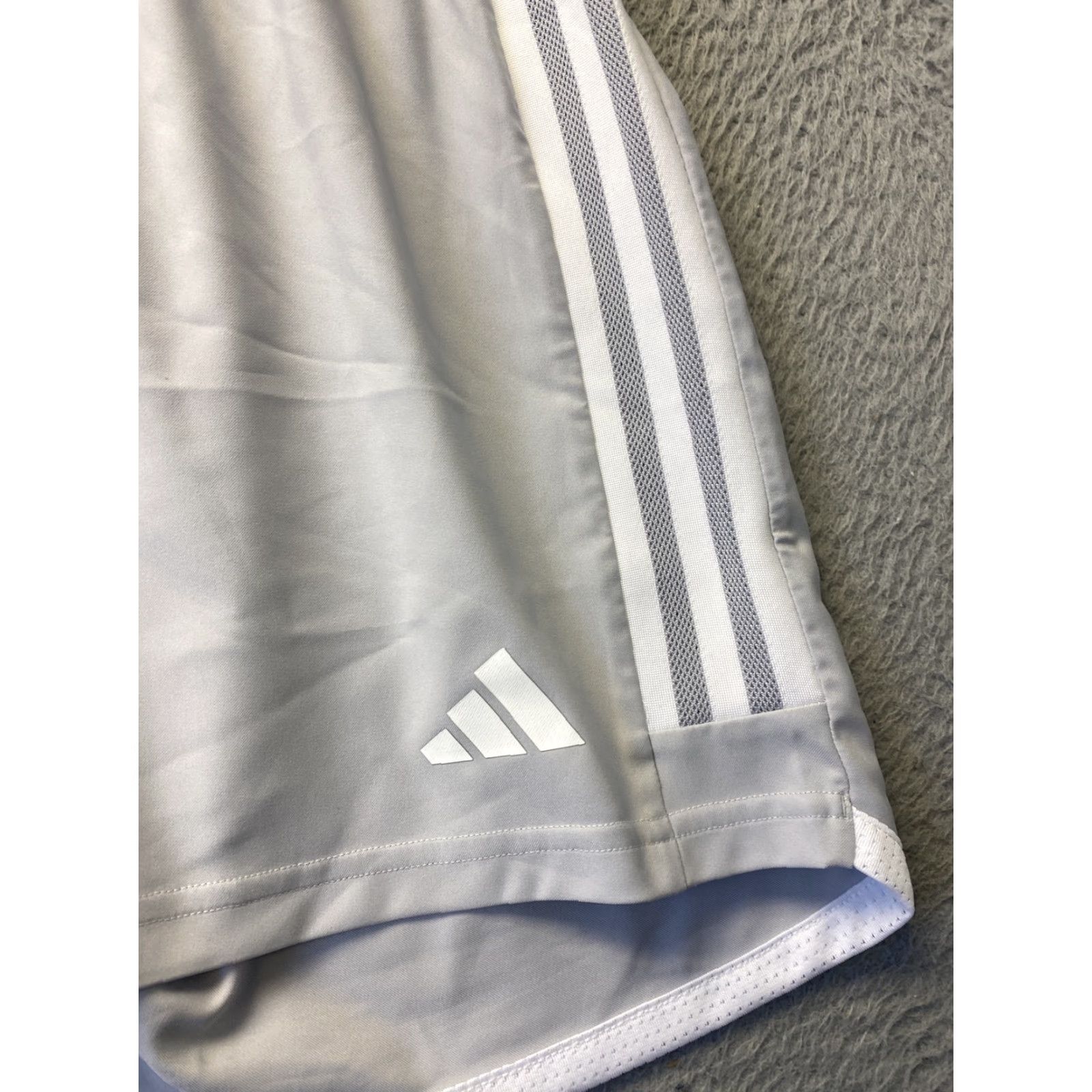 Adidas VINTAGE Adidas Women's Athletic Shorts Soccer Gym Running Small Gray Activewear Size 28" / US 6 / IT 42 - 2 Thumbnail