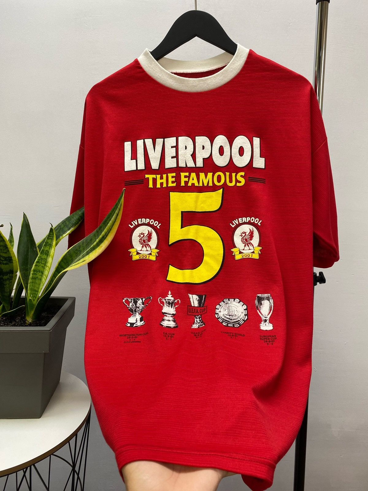 Vintage Vintage Liverpool 2001 Famous 5 Cup Winner T-Shirt Jersey Size US XL / EU 56 / 4 - 11 Thumbnail