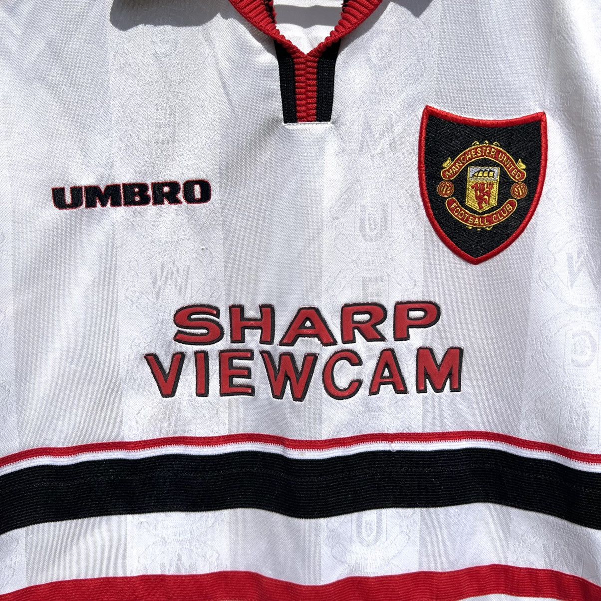 Umbro Manchester United 1997 1999 football shirt soccer jersey Size US XXS / EU 40 - 4 Thumbnail