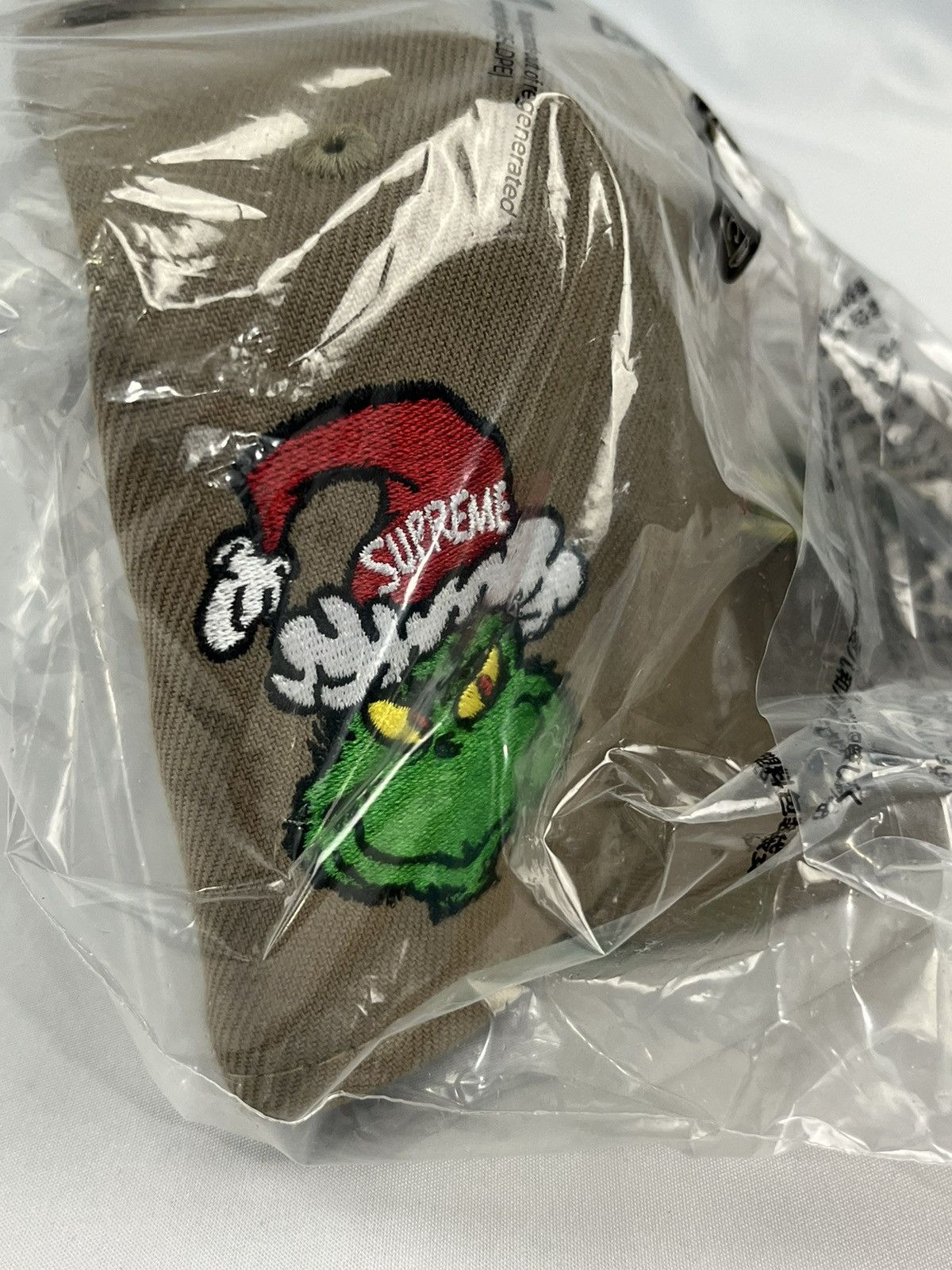 New Era × Supreme Supreme Grinch Hat Size ONE SIZE - 3 Thumbnail