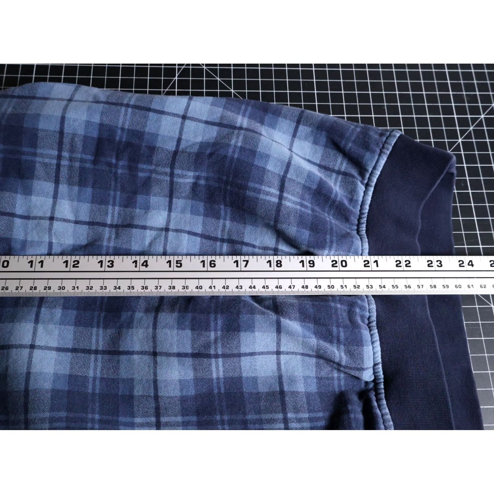 Vintage VINTAGE MunsingWear Sweatshirt Boxy Men Large Blue Tartan Plaid Crewneck Стар Size US L / EU 52-54 / 3 - 7 Thumbnail
