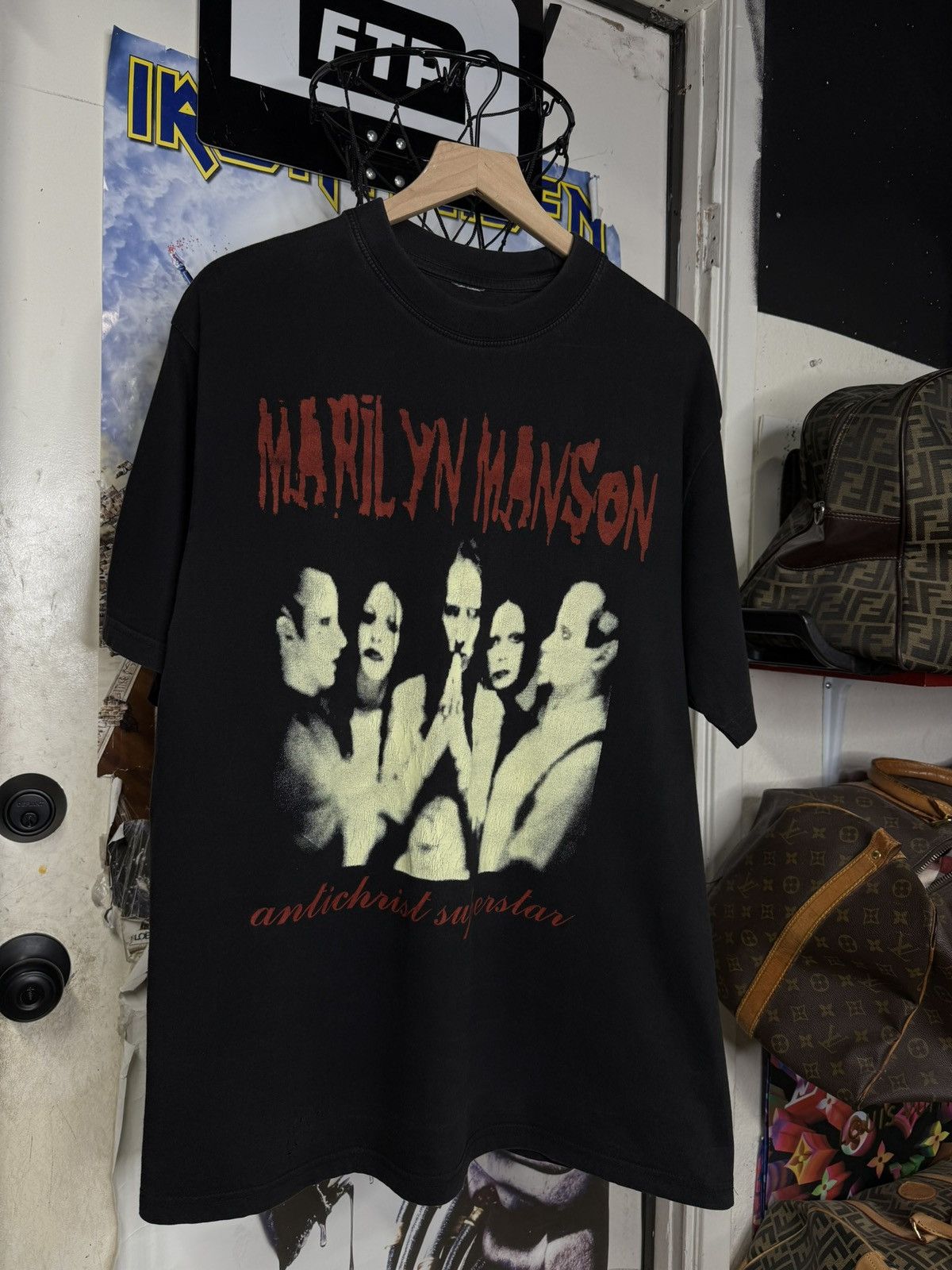 Vintage Vintage 90’s Marilyn Manson Band T-Shirt Rare Size Large Size US L / EU 52-54 / 3 - 1 Thumbnail