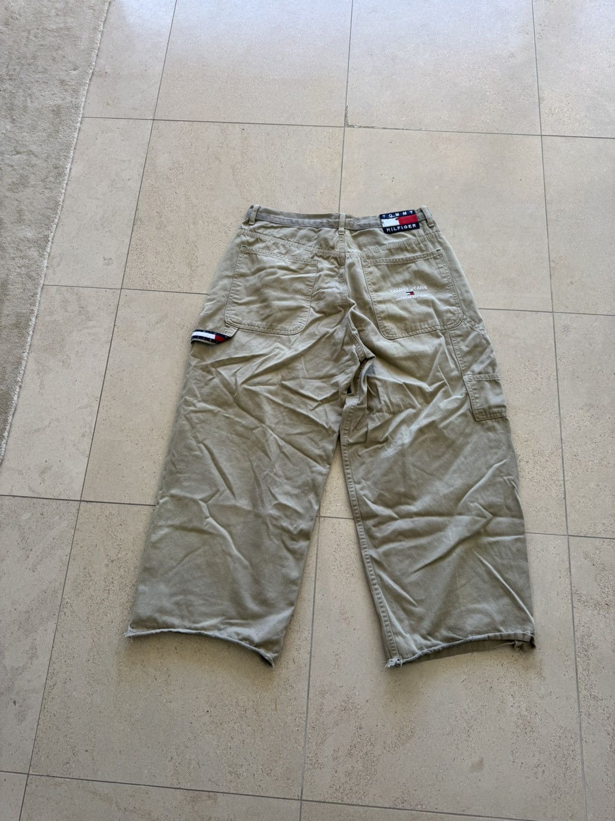 Tommy Hilfiger baggy khaki tommy flag pants Size US 32 / EU 48 - 1 Thumbnail