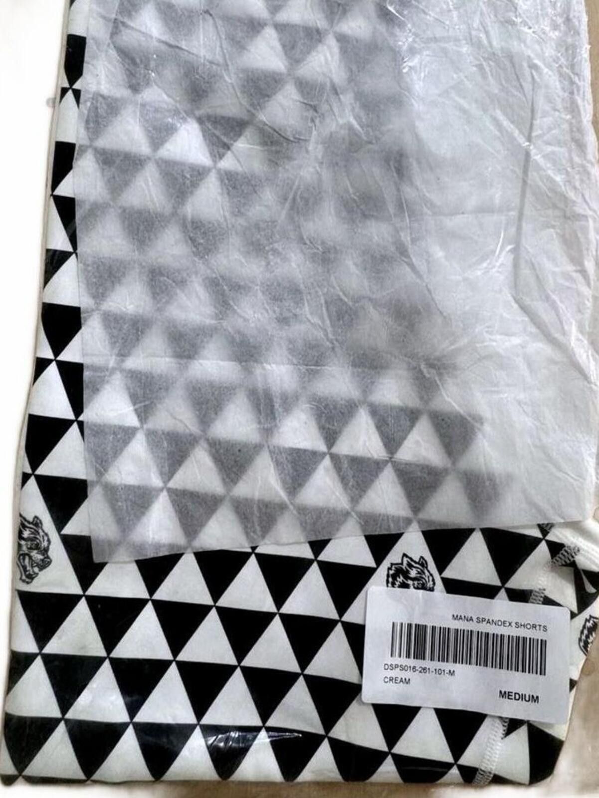 Darc Sport Darc Sport Women's Cream and Black Geometric Spandex Shorts Size 32" / US 10 / IT 46 - 3 Thumbnail