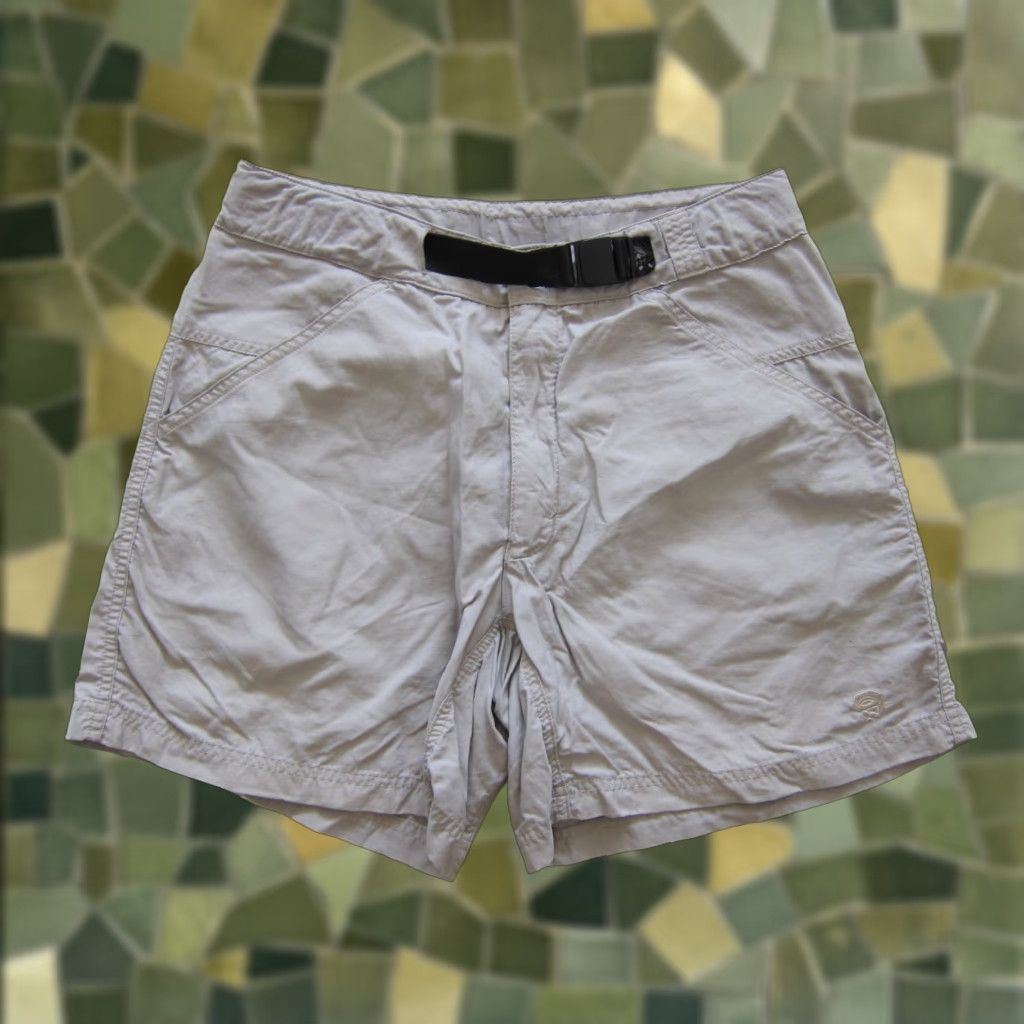 Mountain Hardwear Mountain Hardwear Grey Nylon Pocket High Rise Hike Lightweight Chino Short 8 Womens Regular 30" Waist 12" Rise 5.5" Inseam Gray/Nylon Hiking Shorts Size 30" / US 8 / IT 44 - 1 Thumbnail